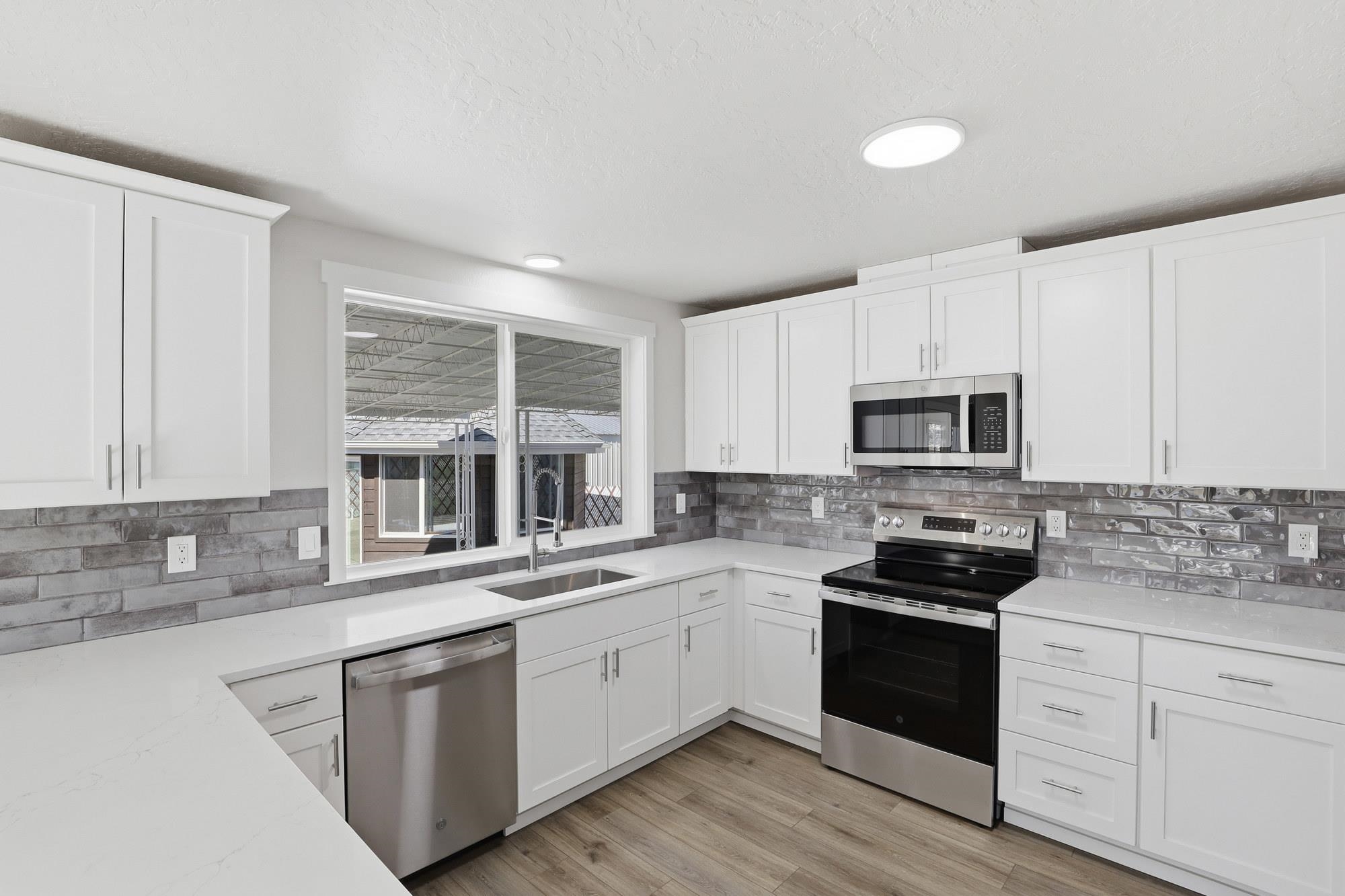 5303 N Howard St - Photo 3