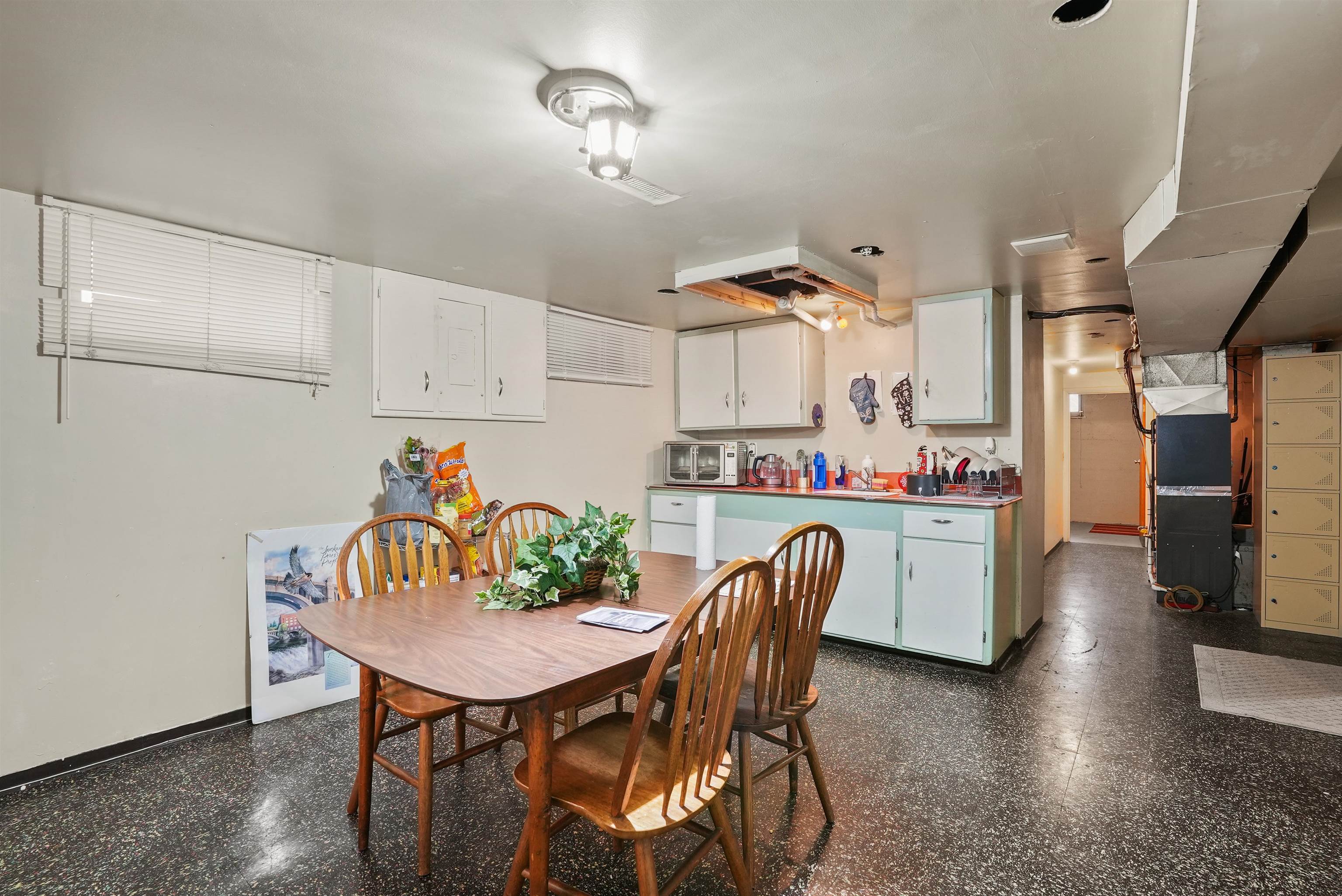 1307 E Mission Ave - Photo 20