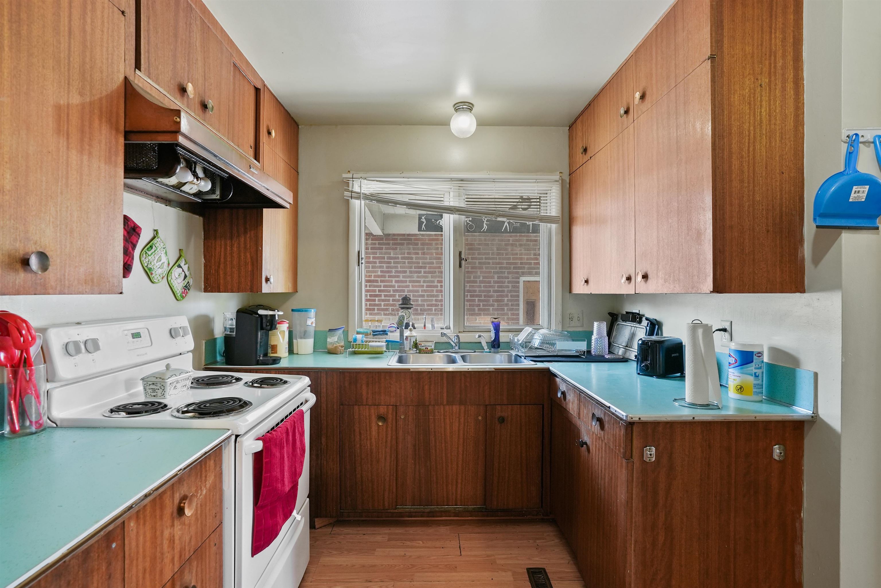 1307 E Mission Ave - Photo 8