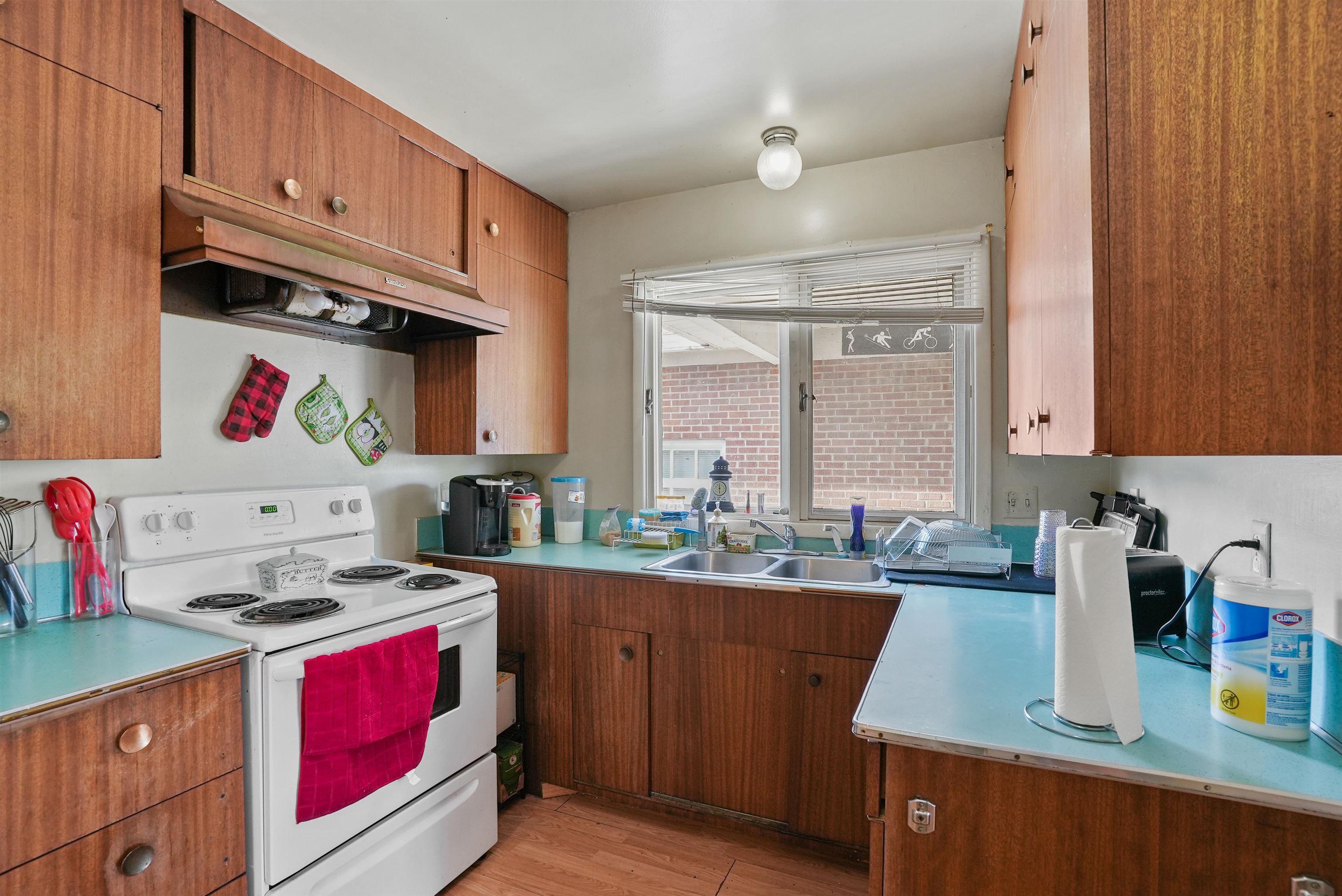 1307 E Mission Ave - Photo 9