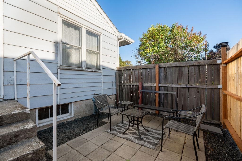 1303 E Princeton Ave - Photo 28