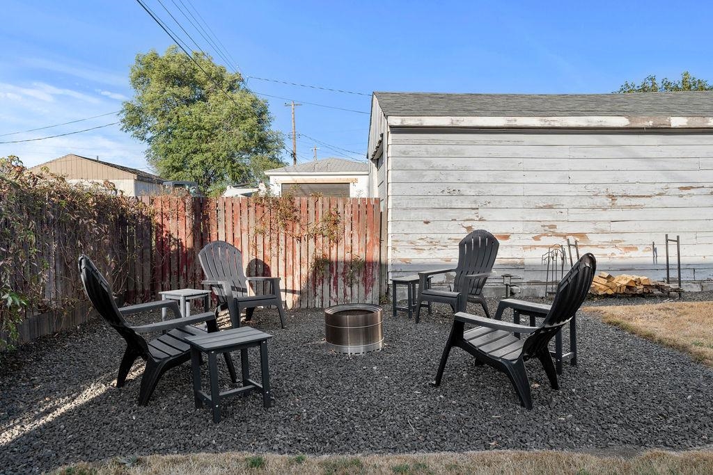 1303 E Princeton Ave - Photo 32