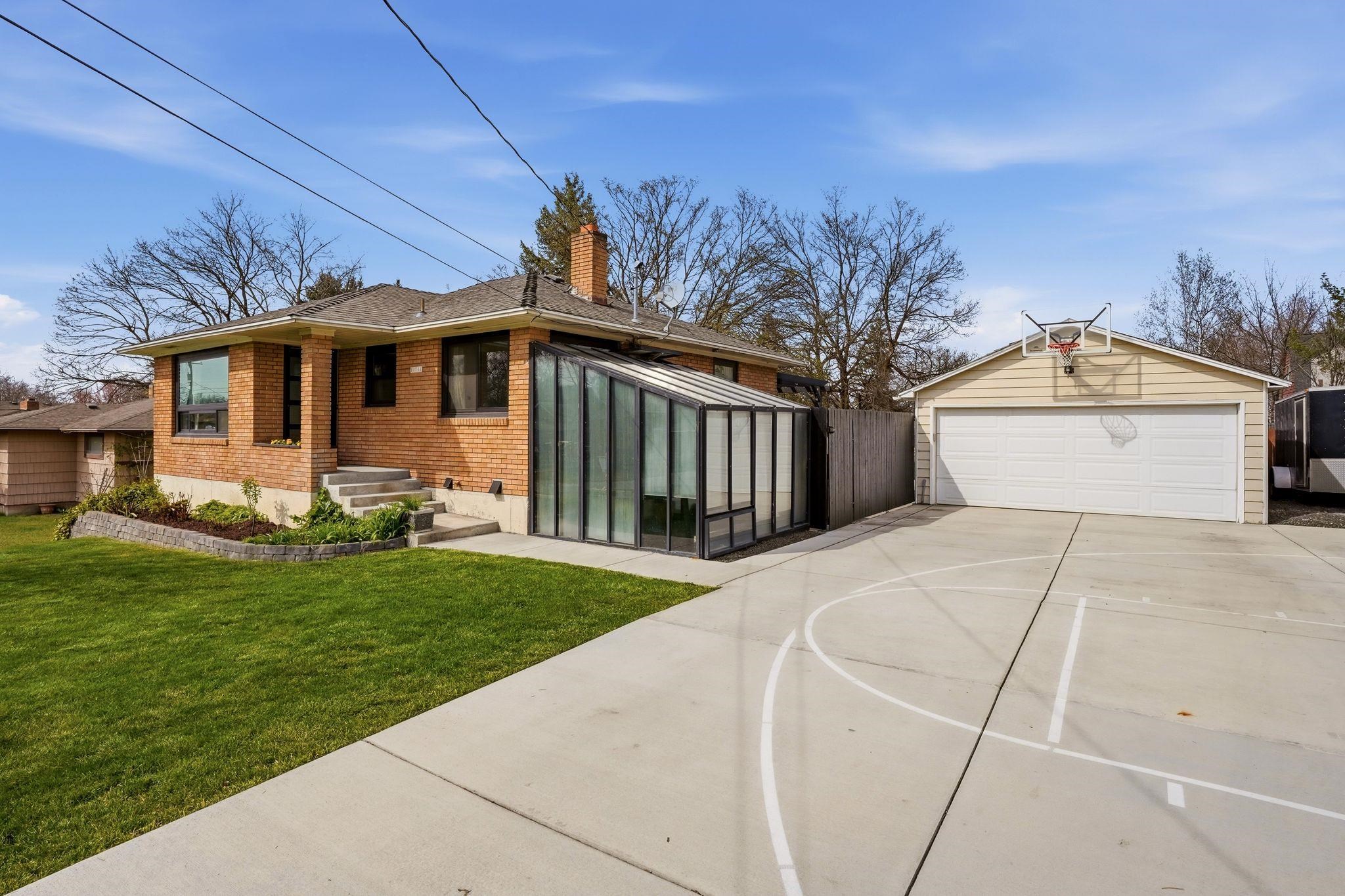 11711 E Alki Ave - Photo 1