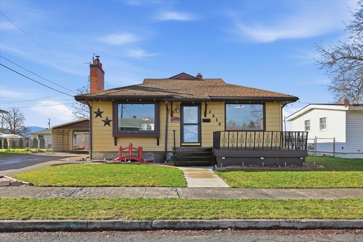 3810 E Montgomery Ave - Photo 1