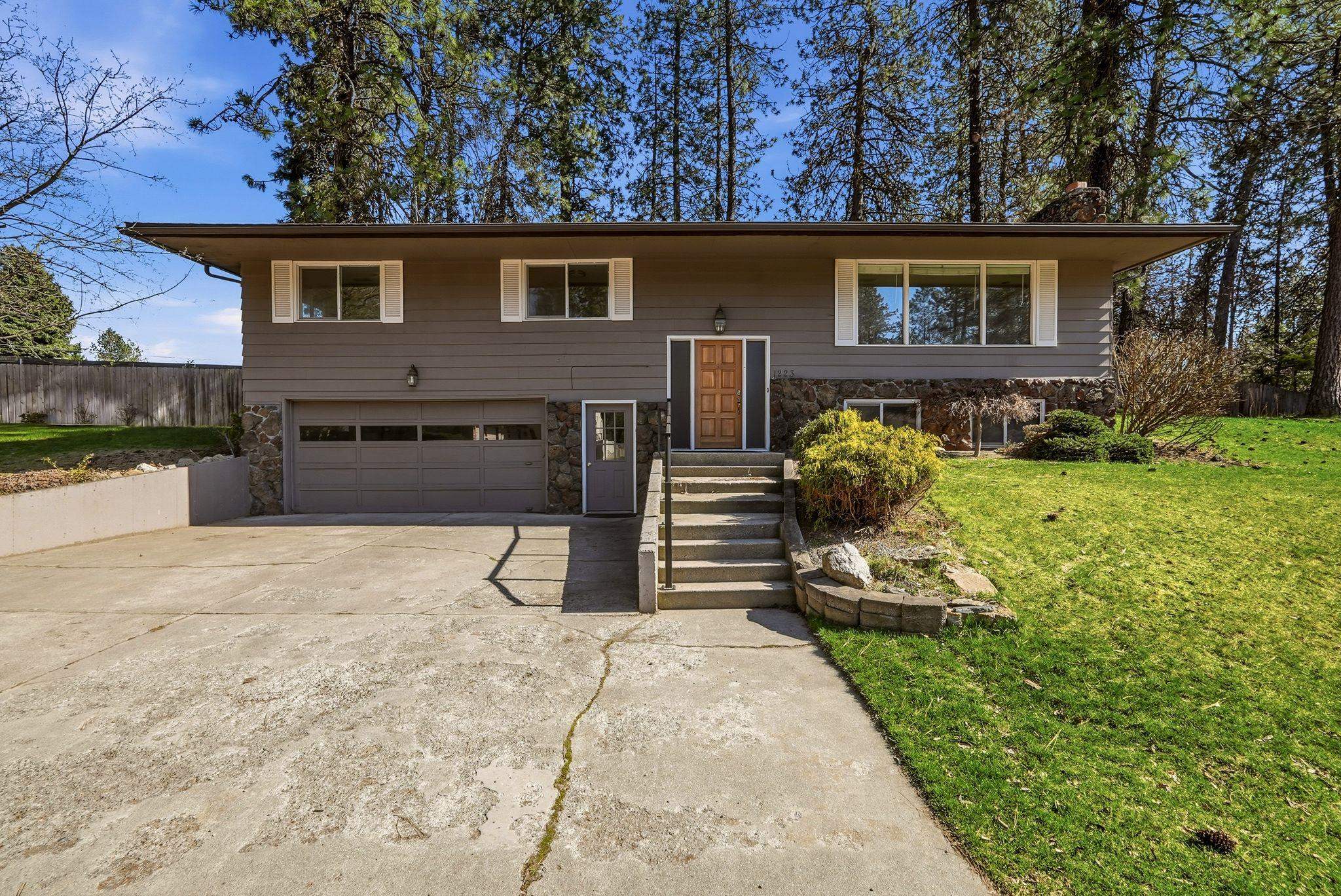 1223 W Bellwood Dr - Photo 1