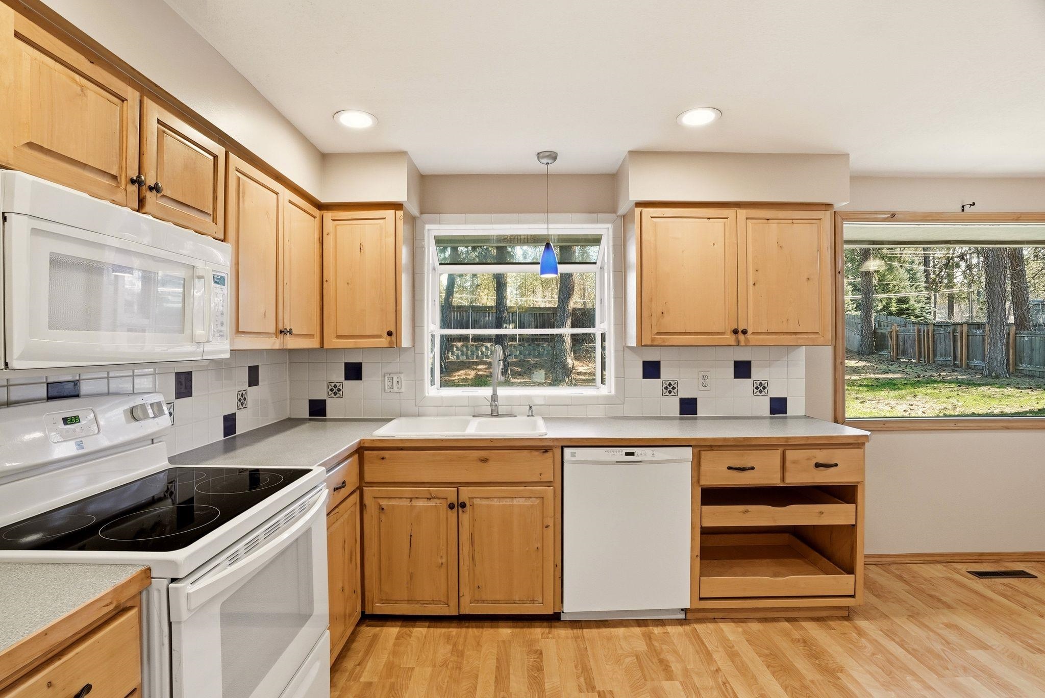 1223 W Bellwood Dr - Photo 17