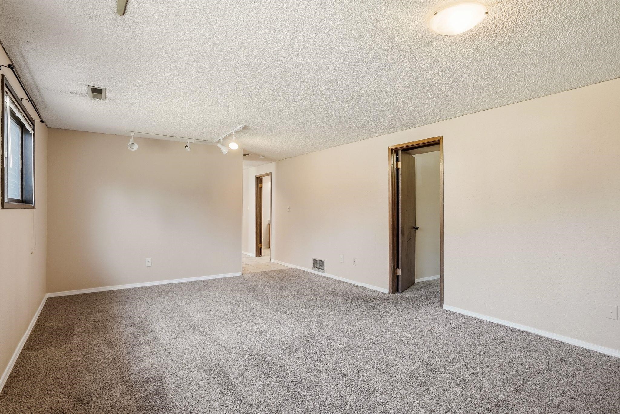 1223 W Bellwood Dr - Photo 29