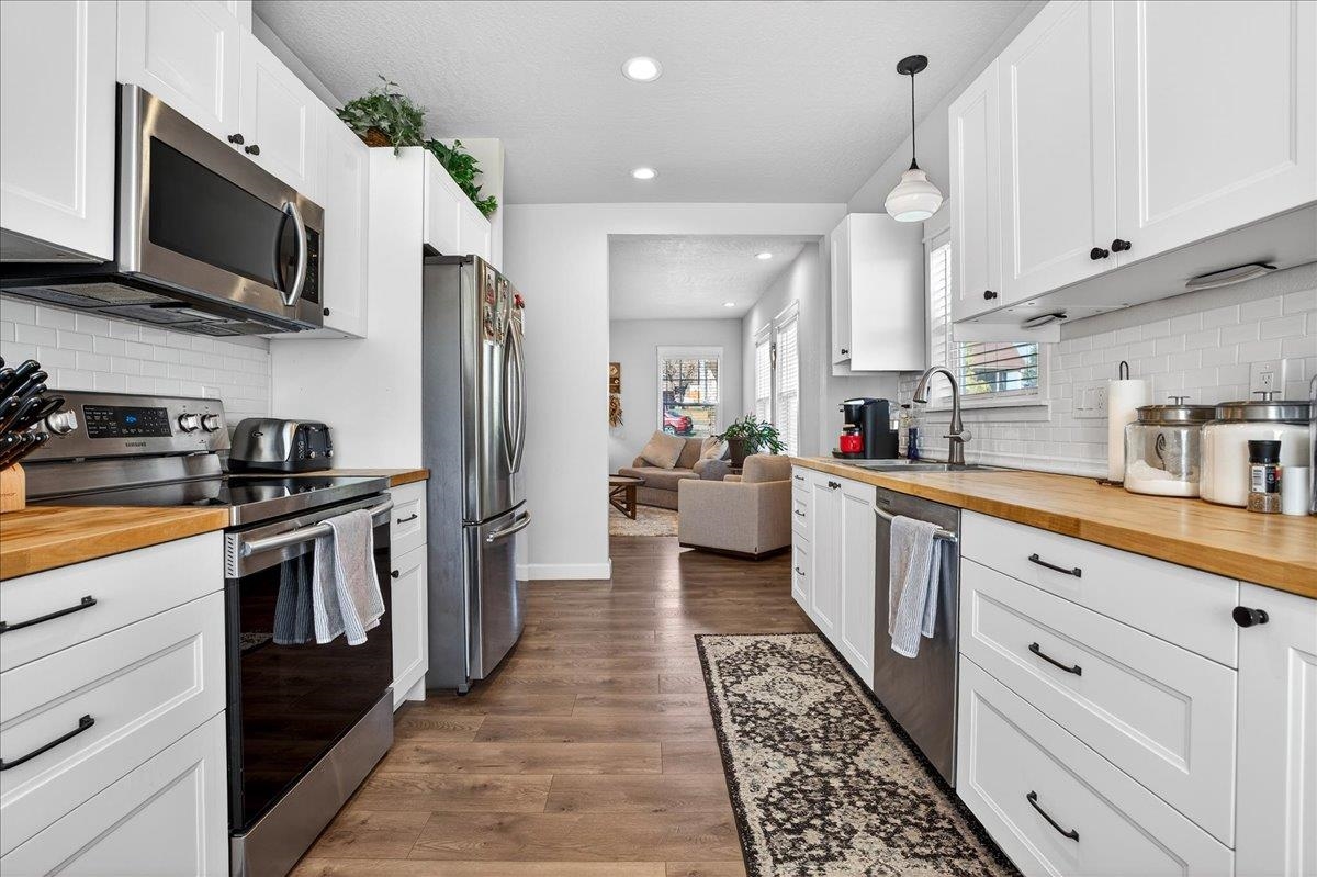 805 Sinclair St - Photo 12
