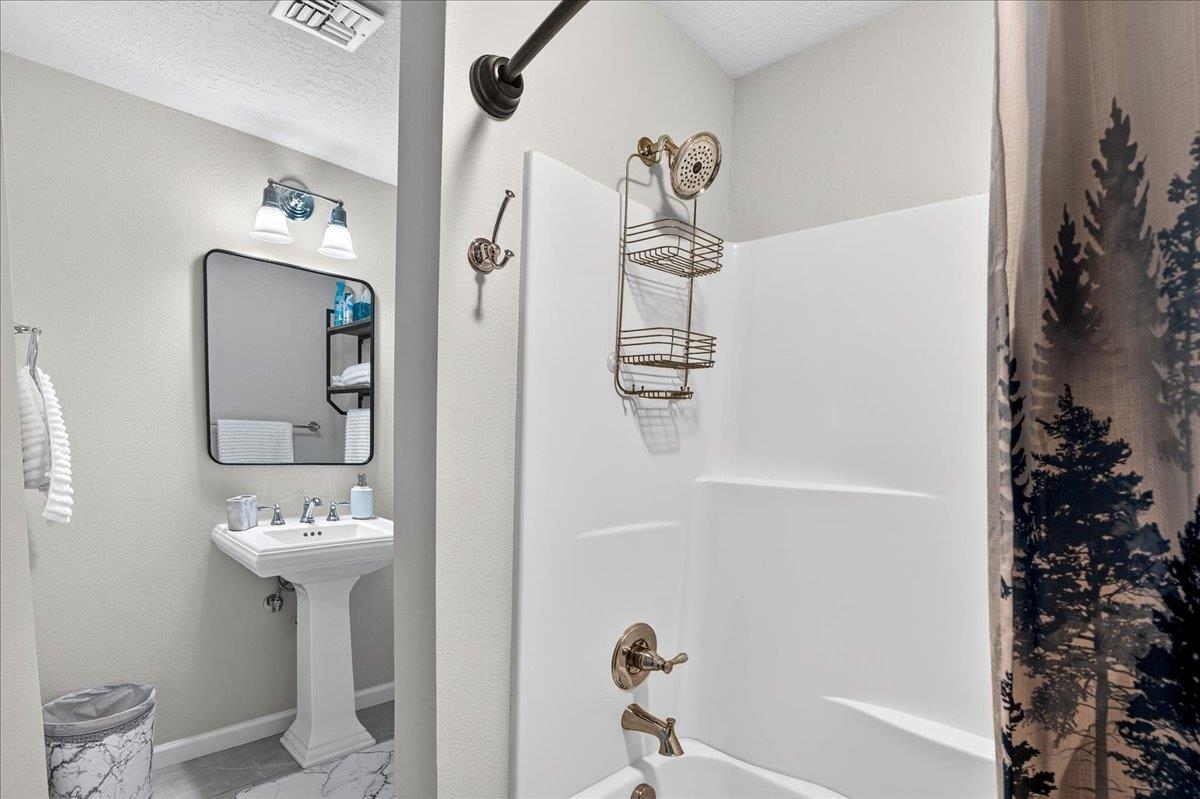 805 Sinclair St - Photo 16