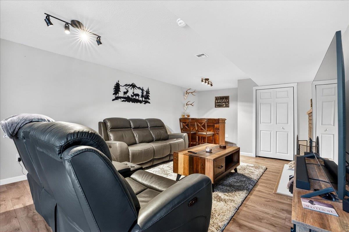 805 Sinclair St - Photo 22