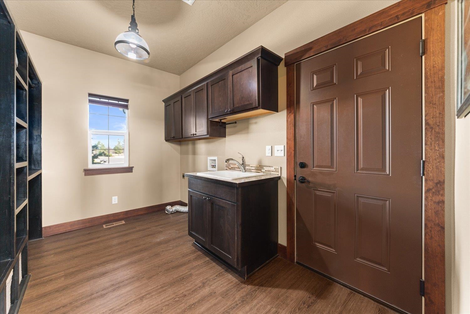 1442 E 12th St - Photo 22