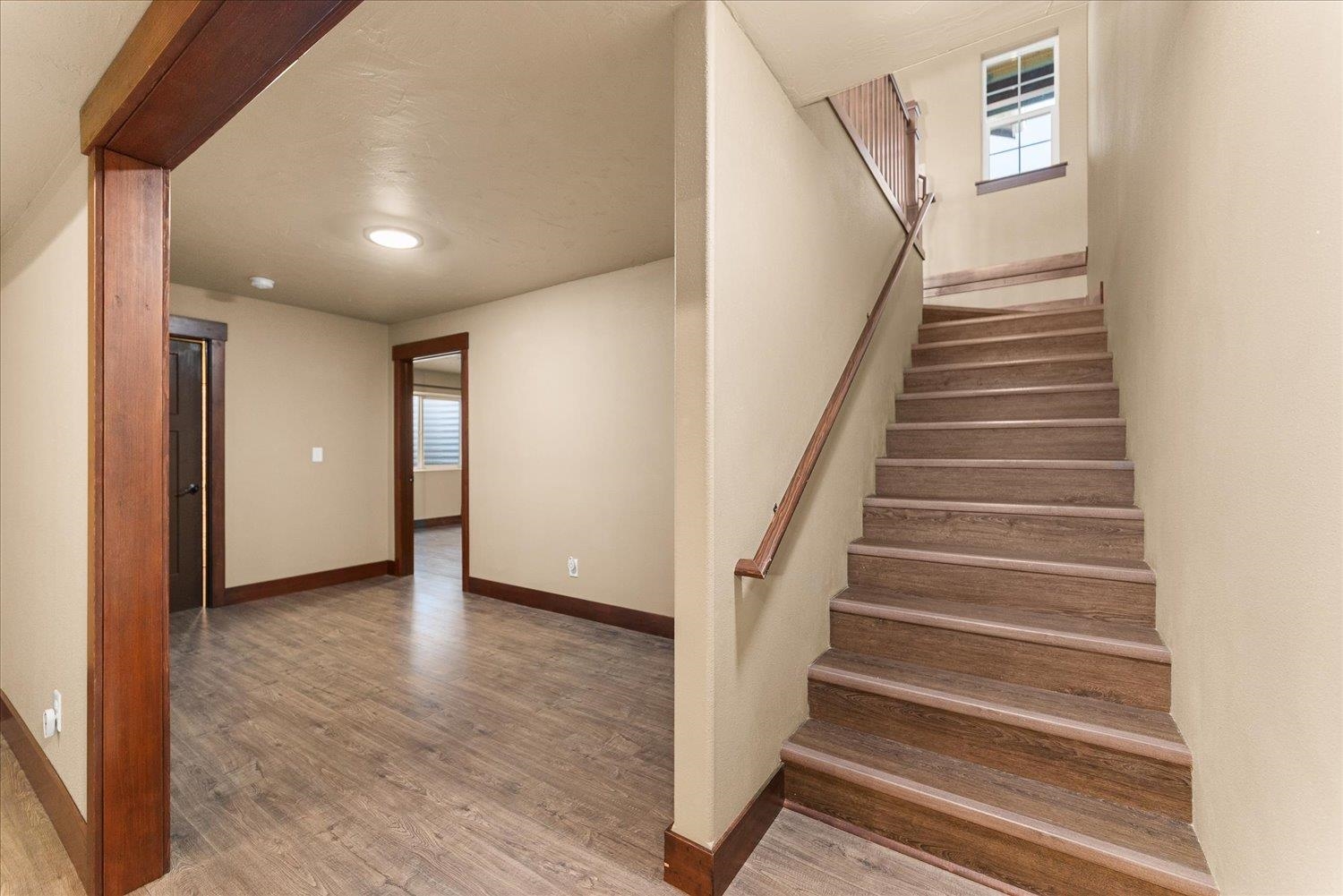 1442 E 12th St - Photo 24