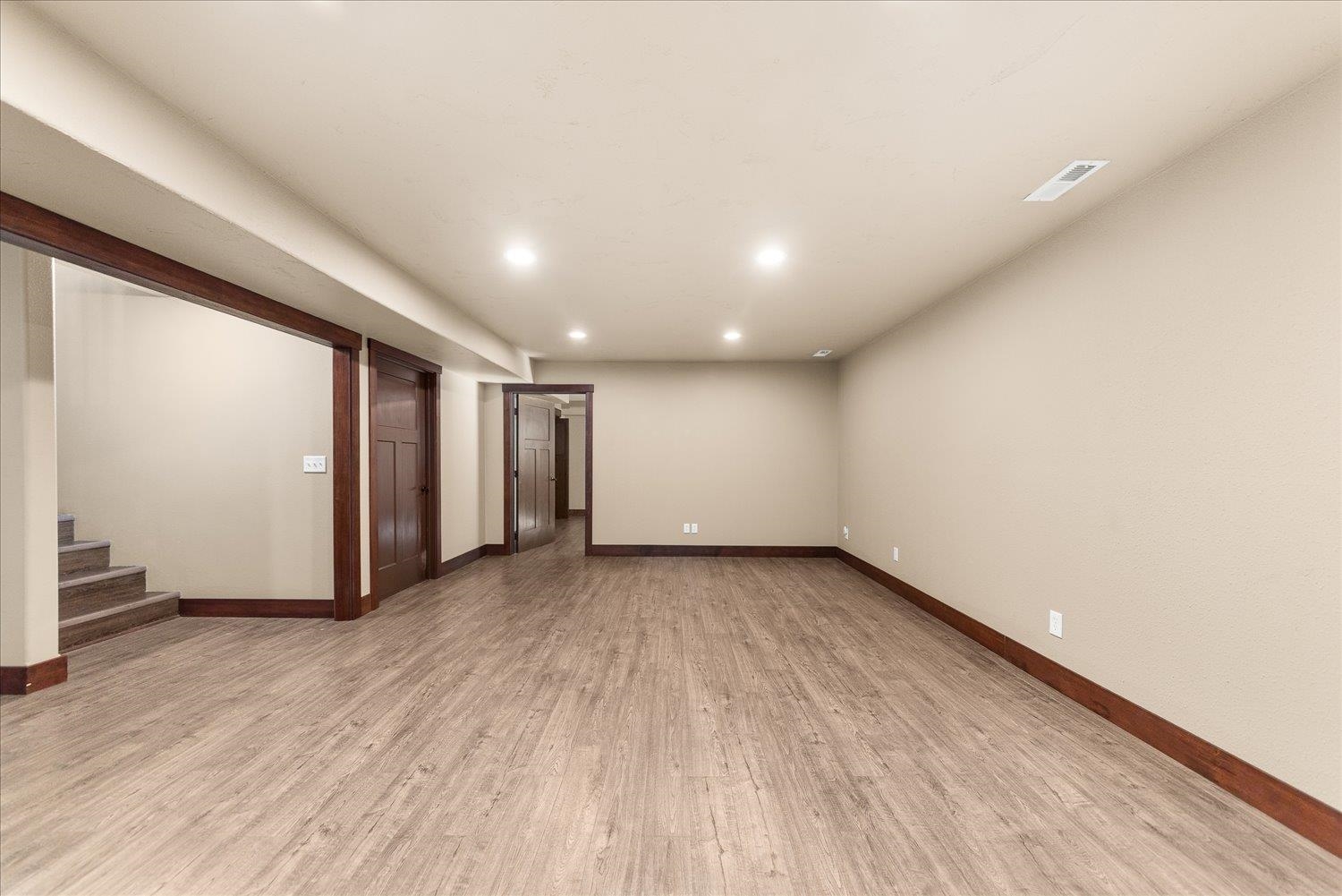 1442 E 12th St - Photo 25