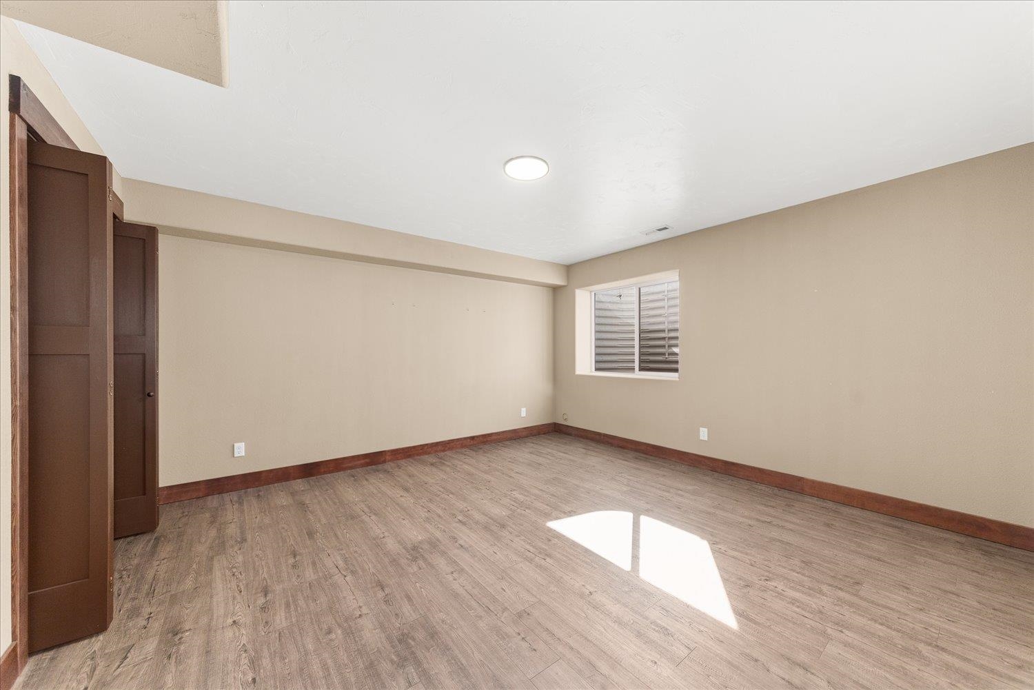 1442 E 12th St - Photo 27