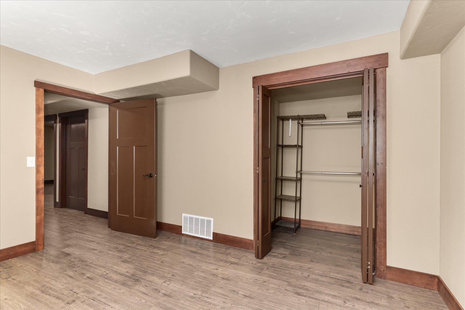 1442 E 12th St - Photo 28