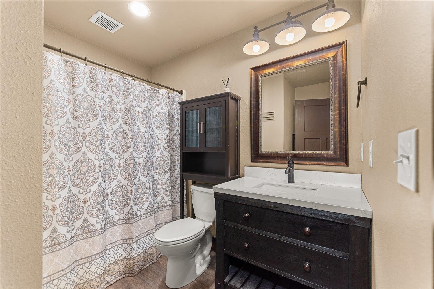 1442 E 12th St - Photo 32