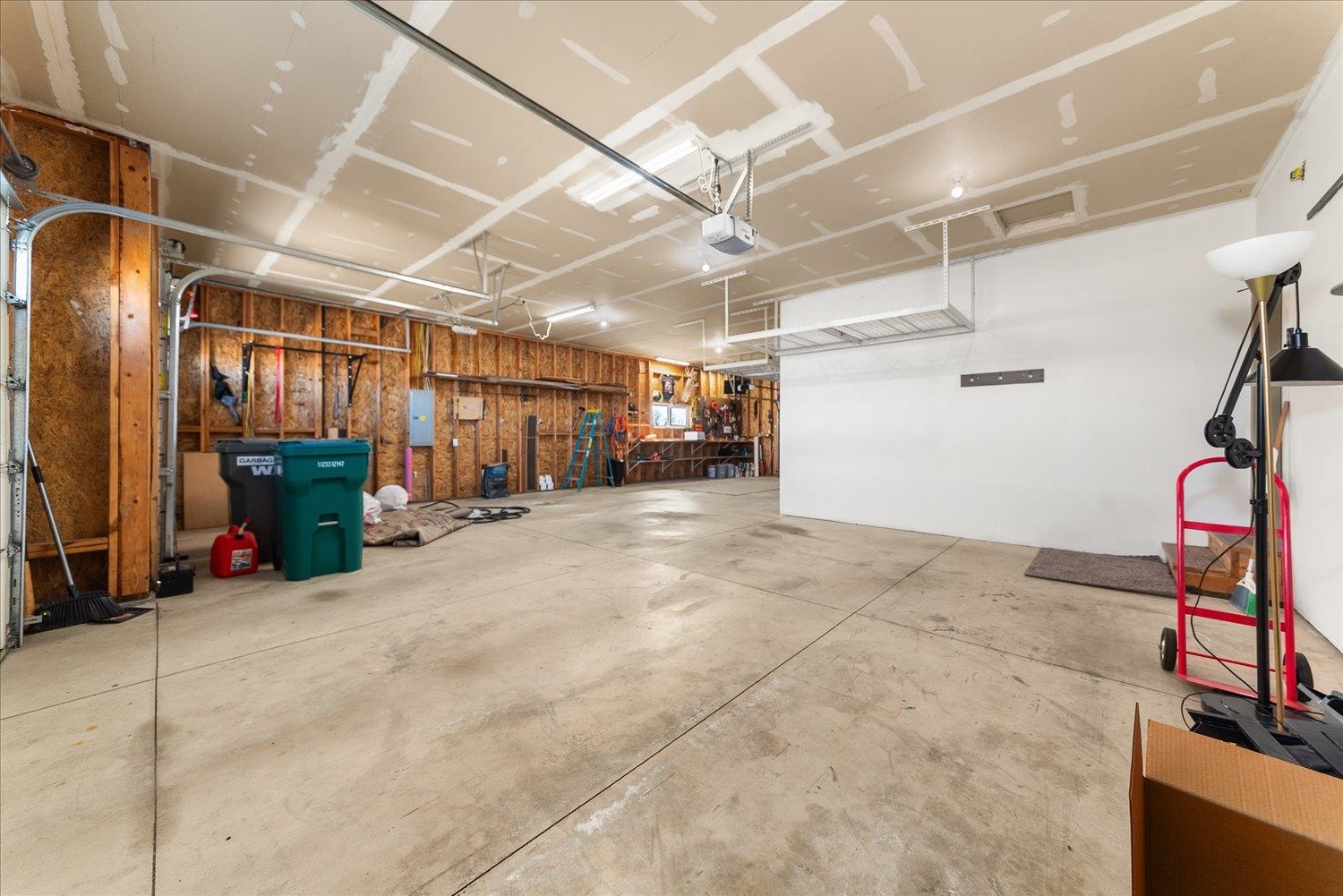 1442 E 12th St - Photo 33