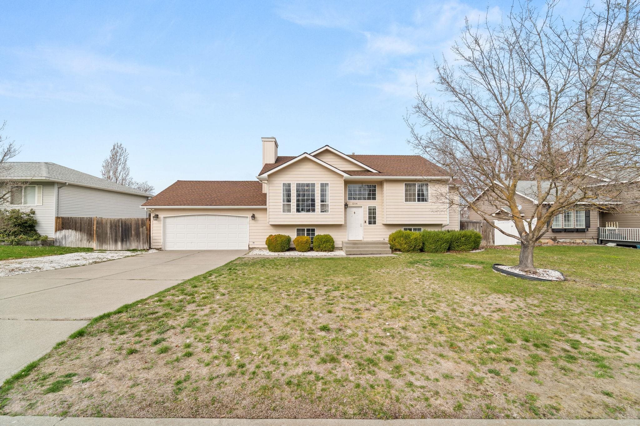 1214 S Bannen Rd - Photo 1