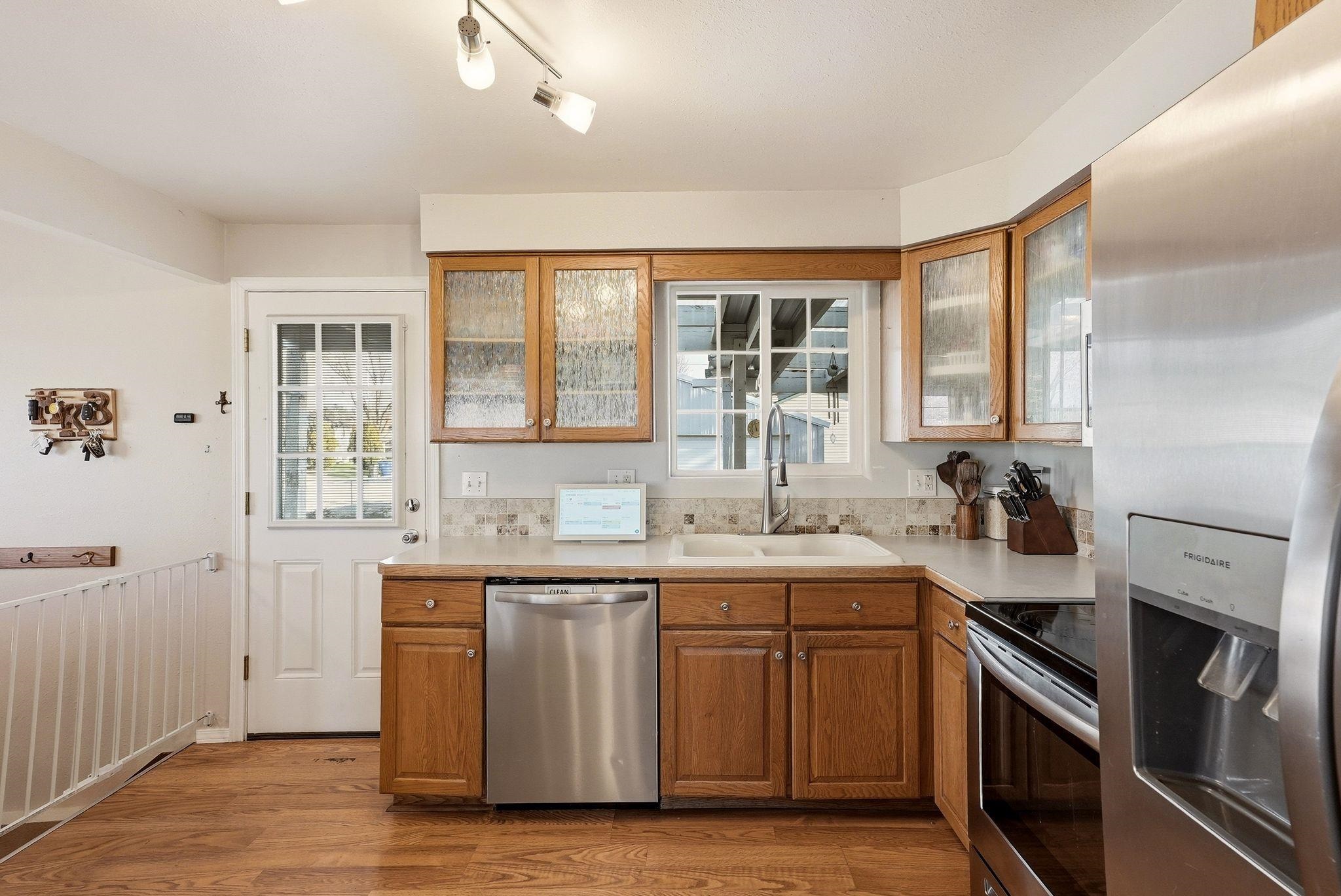 13005 E 31st Ave - Photo 10