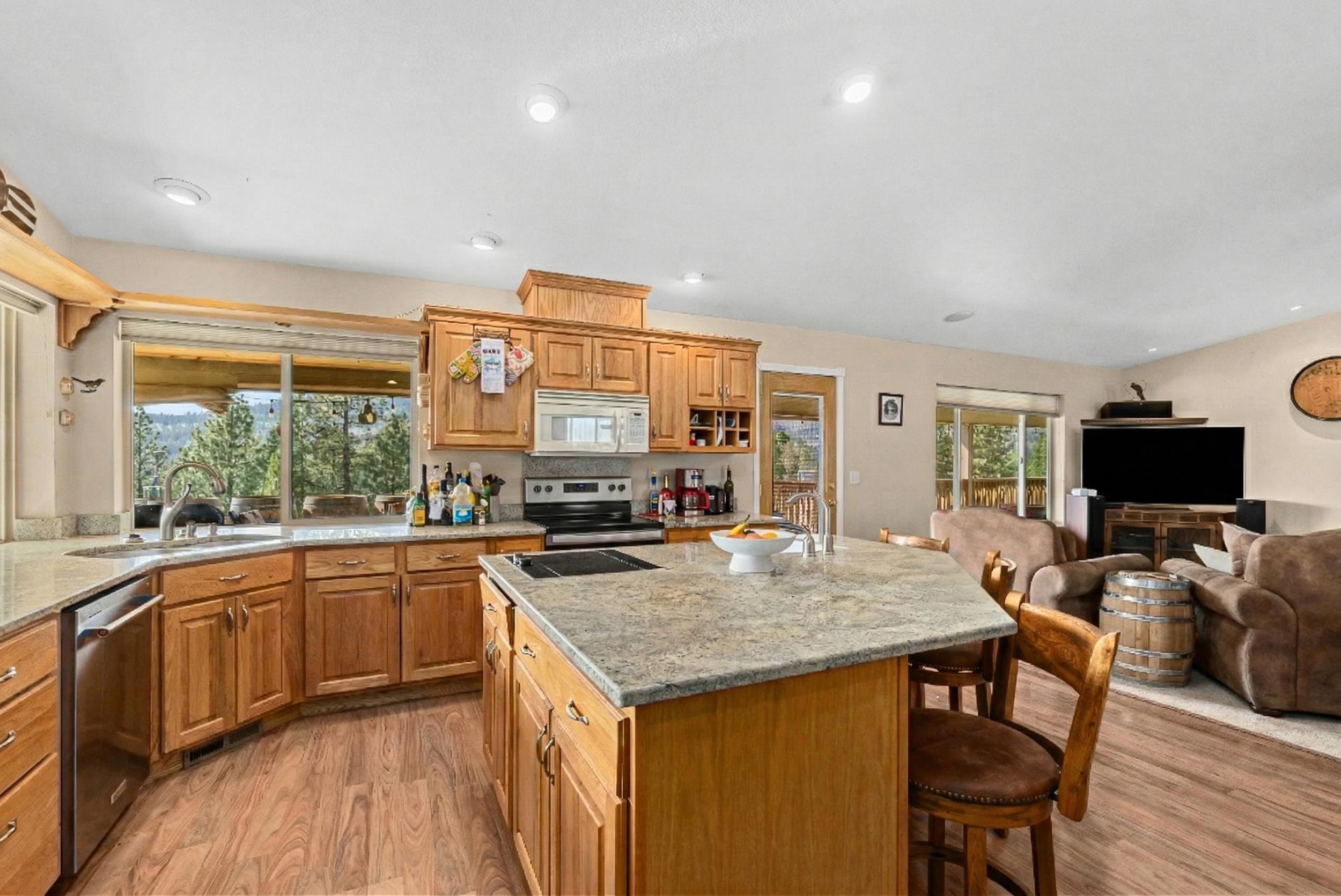 1344 Pine Crest Way - Photo 10