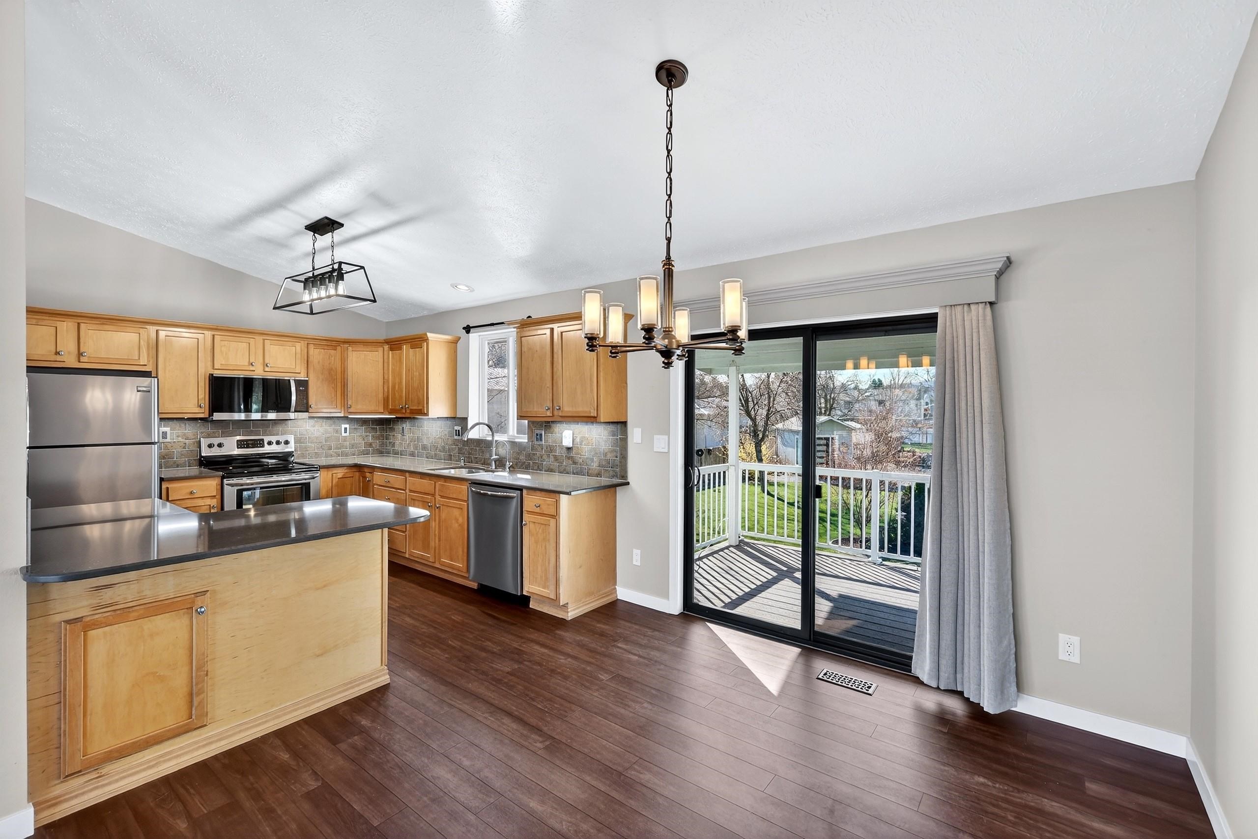 14516 E 12th Ave - Photo 3
