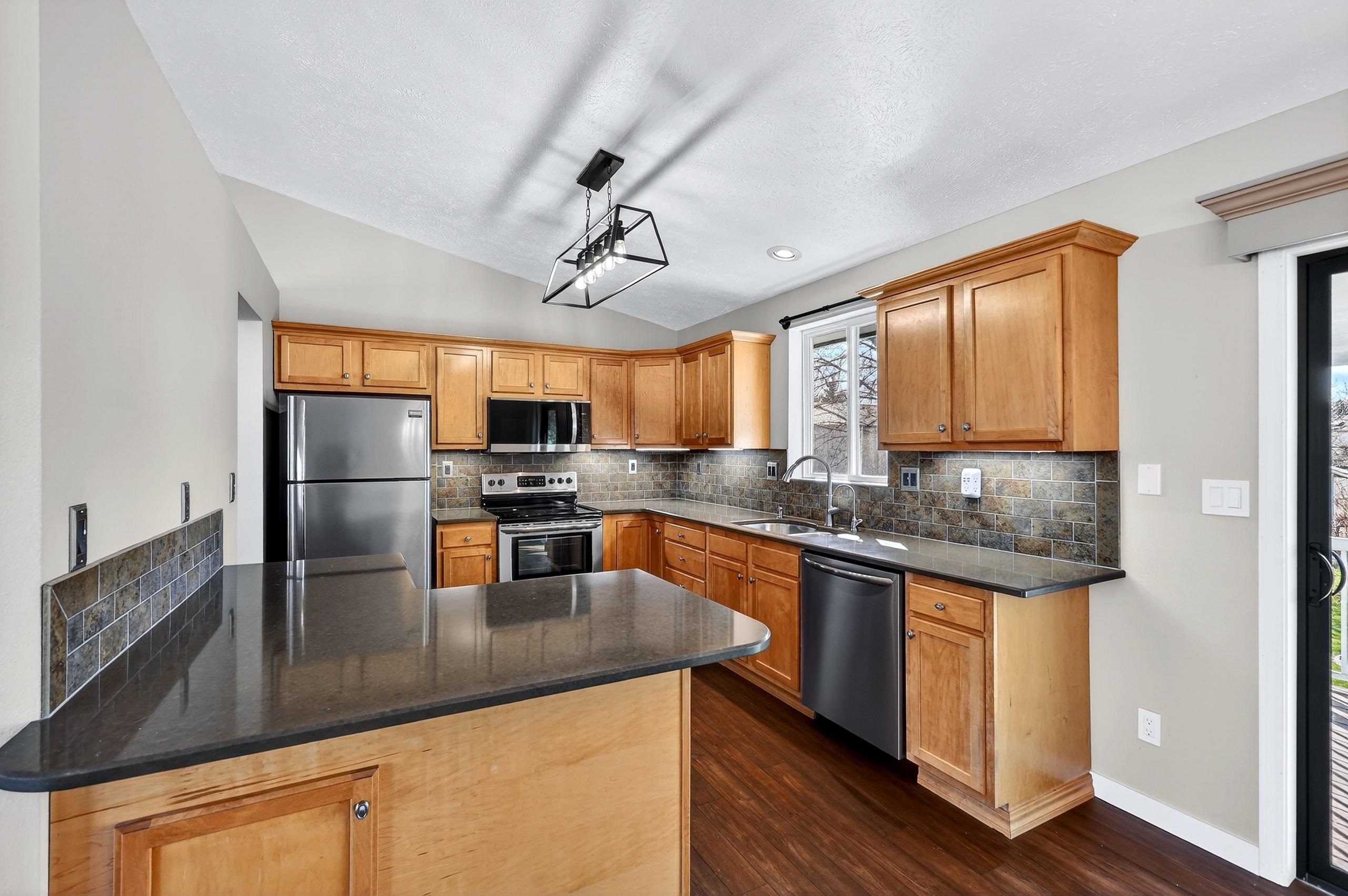 14516 E 12th Ave - Photo 5