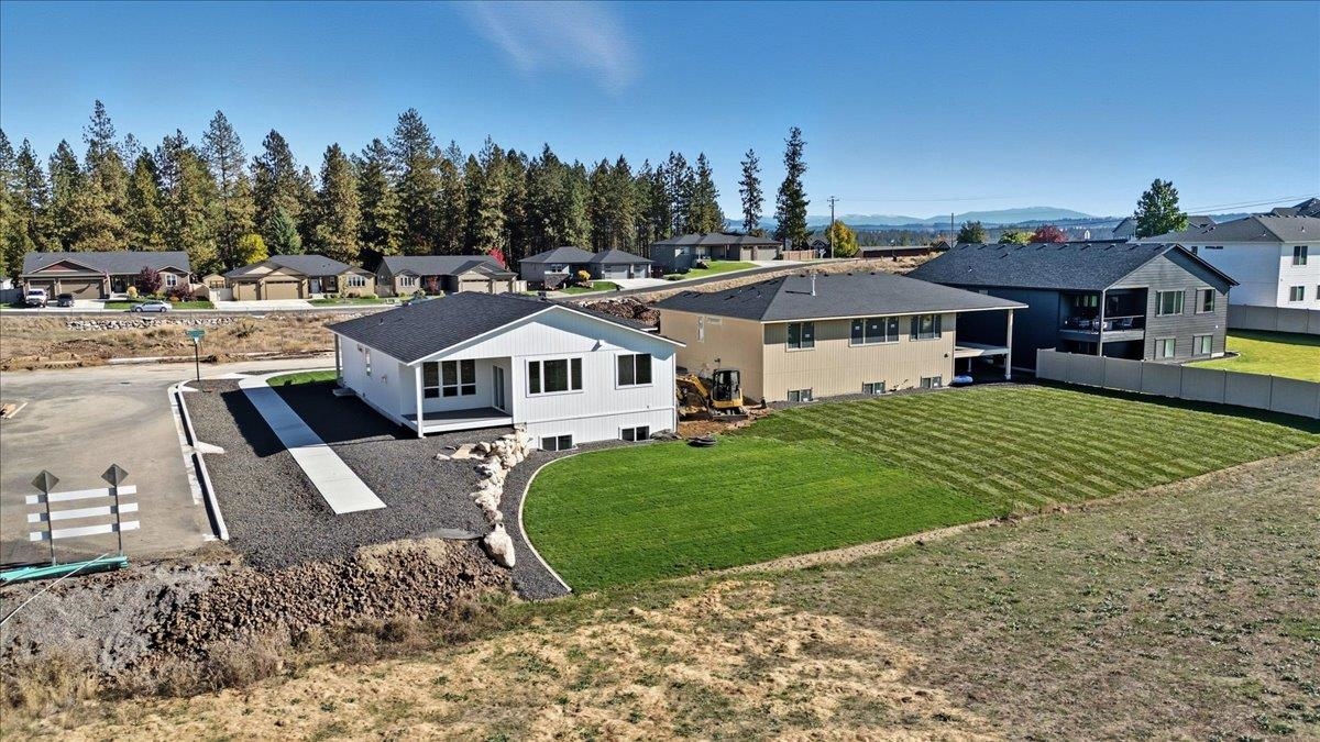 16785 N Wellington Rd - Photo 36