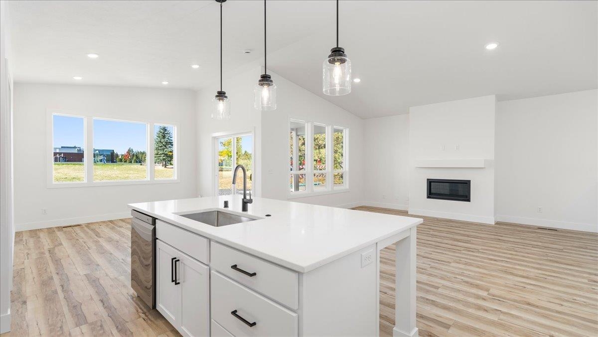 16785 N Wellington Rd - Photo 8