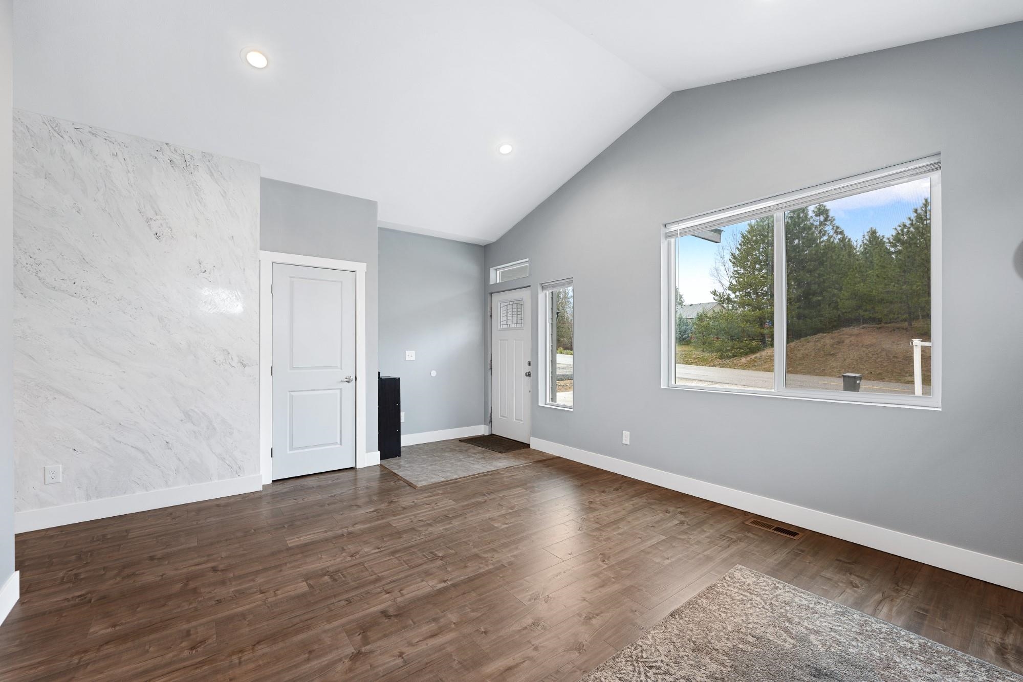 17917 N Division Rd - Photo 3