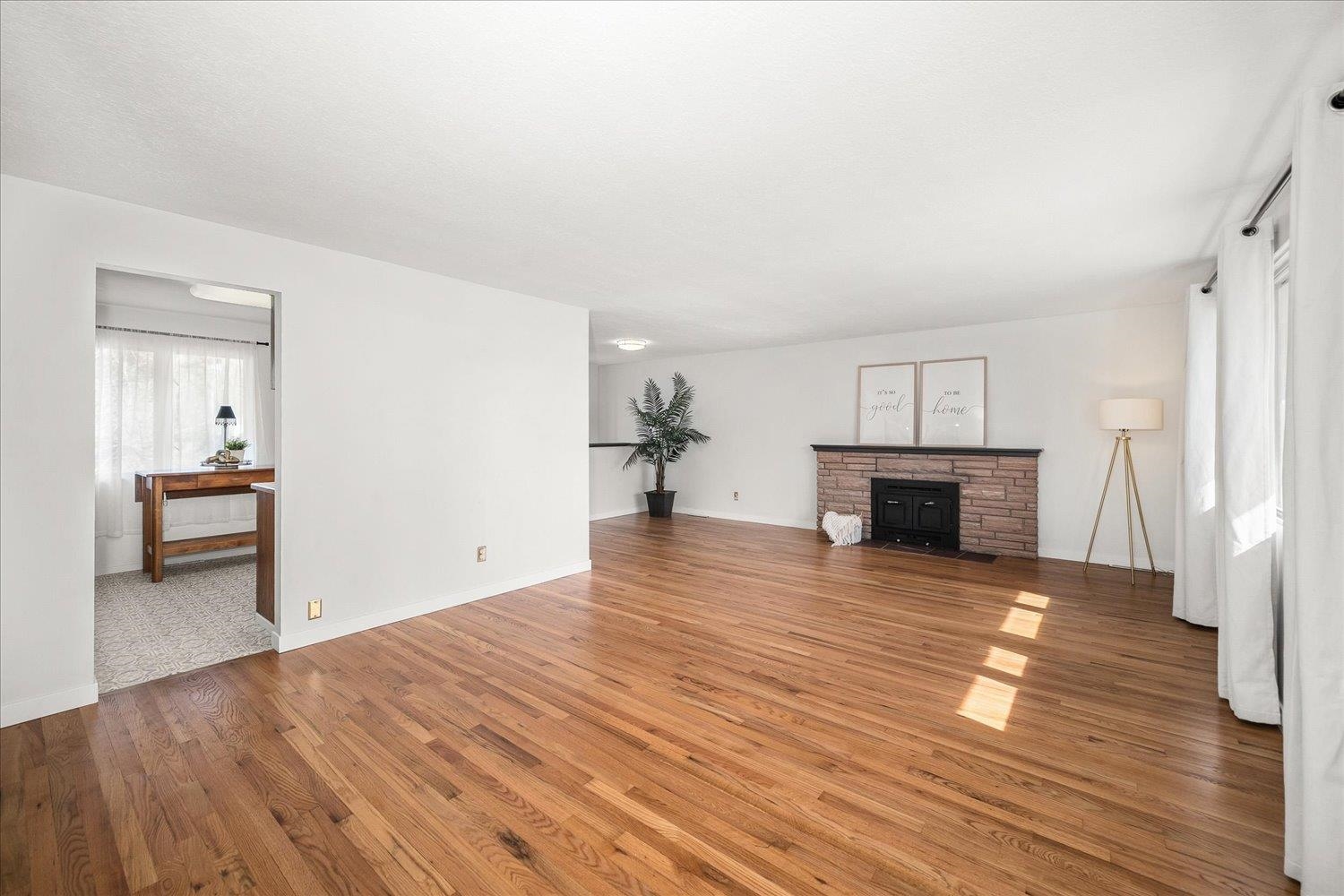 3238 W Holyoke Ave - Photo 2