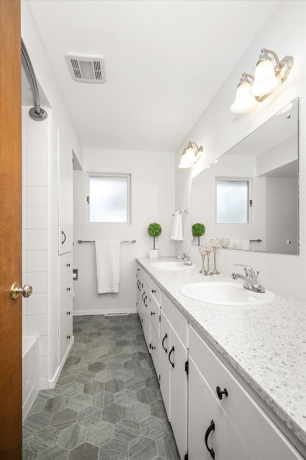 3238 W Holyoke Ave - Photo 13