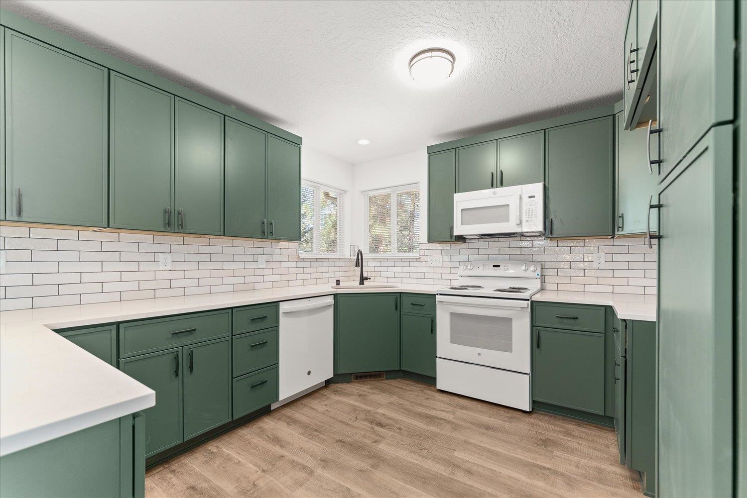 17376 N Meadowview Ln - Photo 13