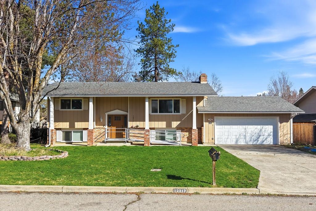 12317 E Skyview Ave - Photo 1