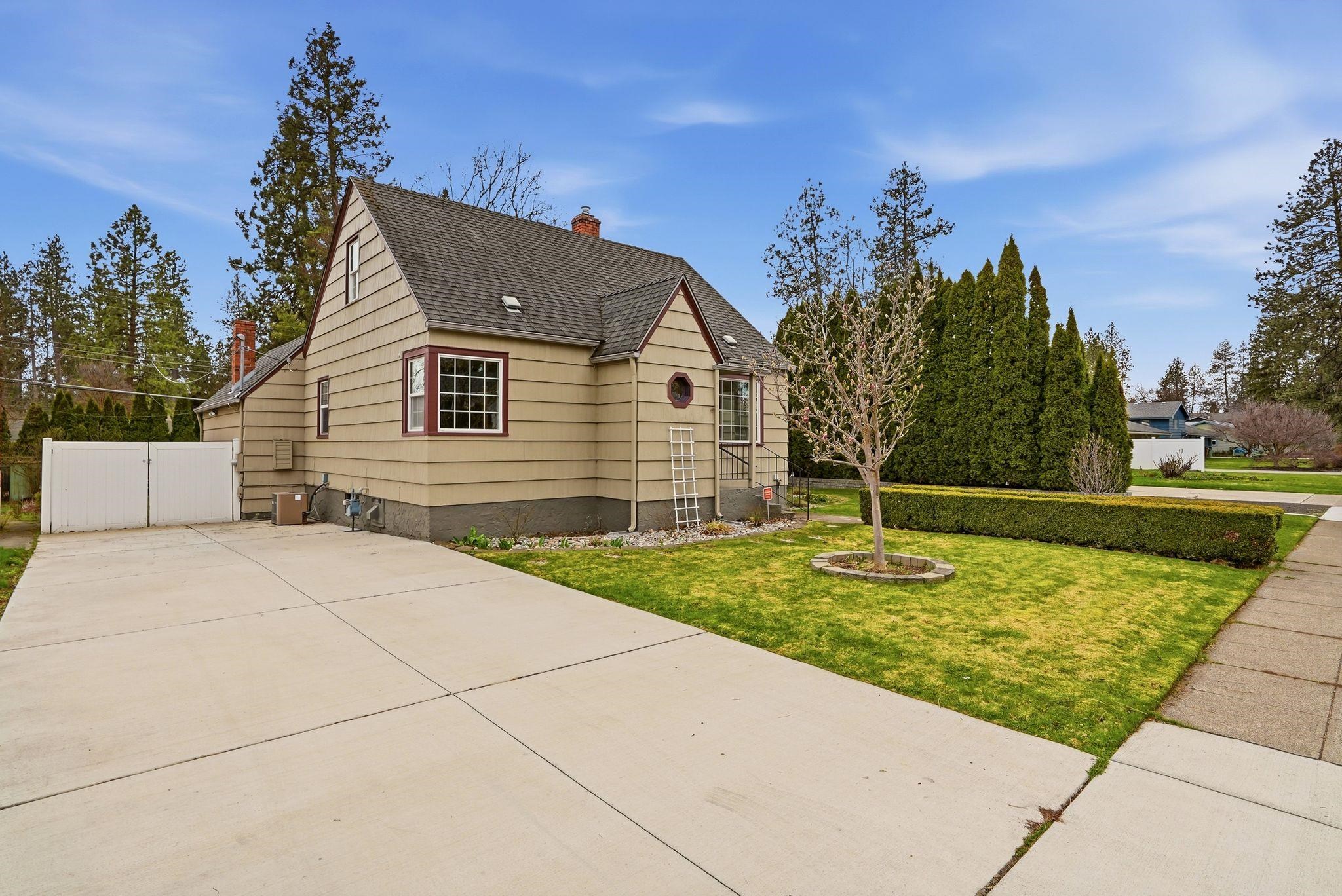 1708 E 34TH Ave - Photo 3