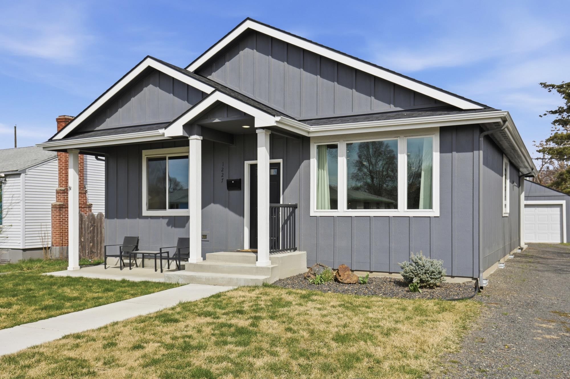 1227 E Walton Ave - Photo 2