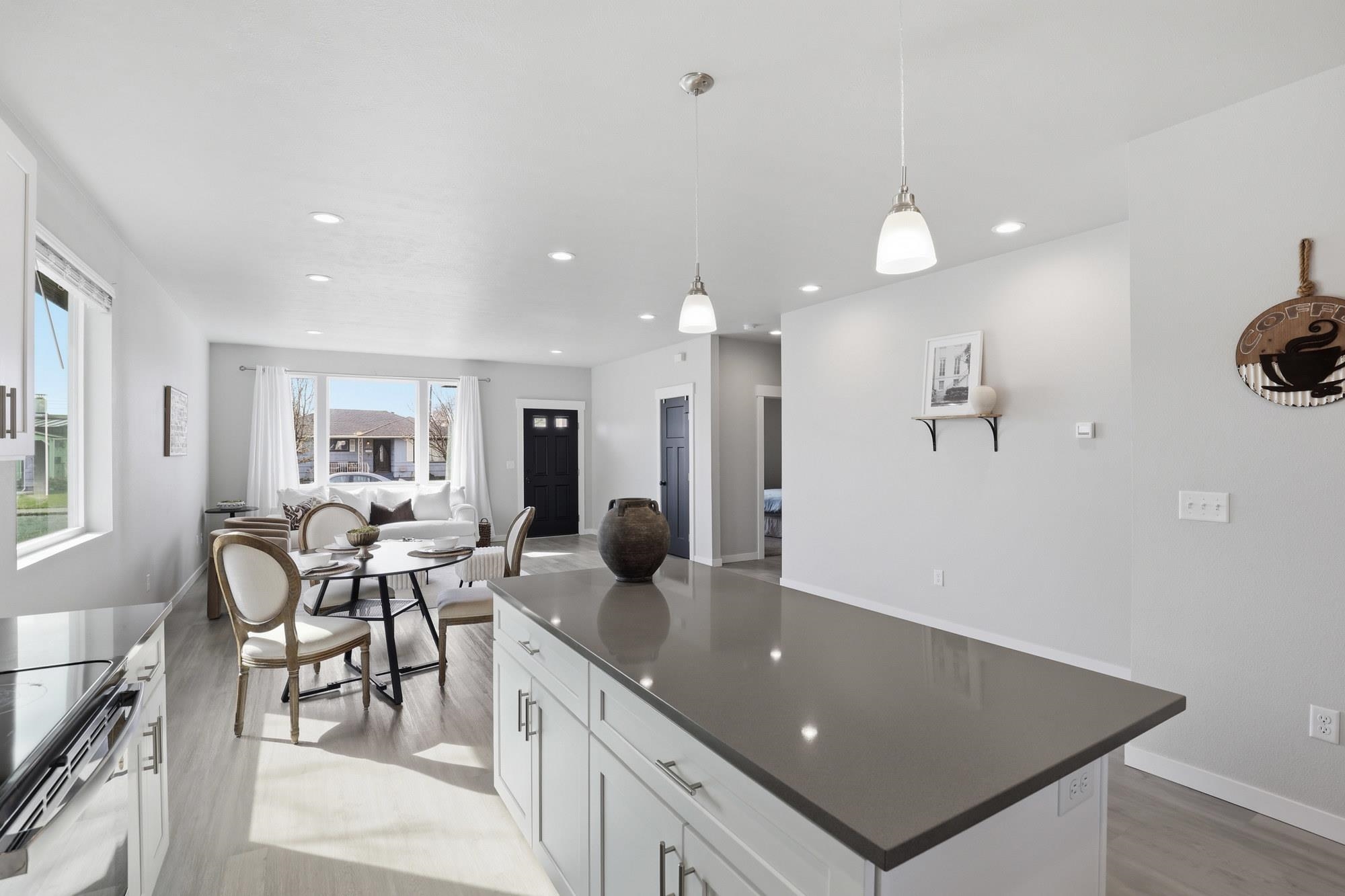 1227 E Walton Ave - Photo 11