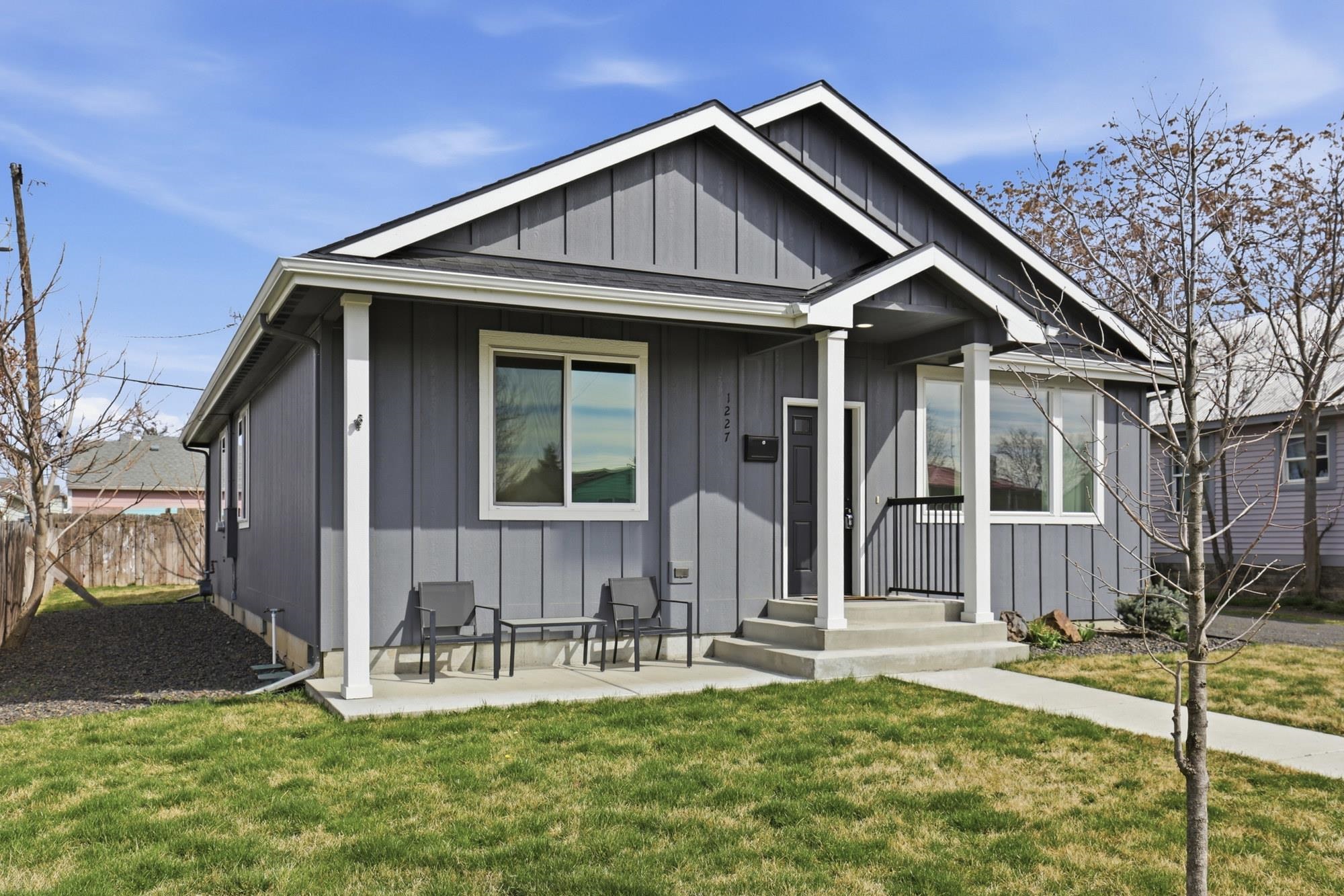 1227 E Walton Ave - Photo 3