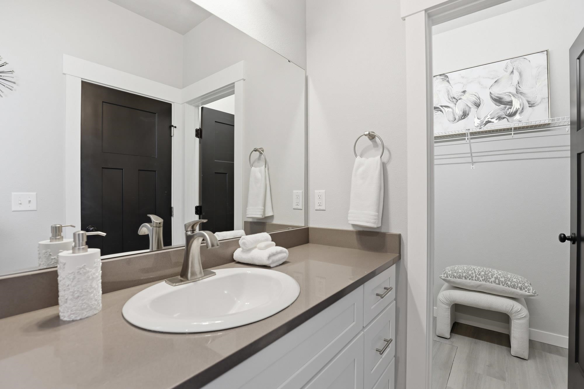 1227 E Walton Ave - Photo 22