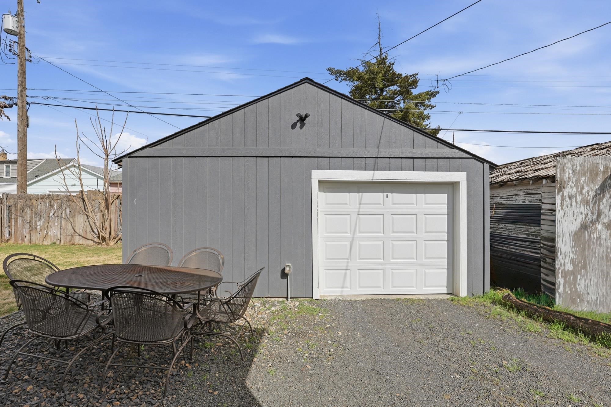 1227 E Walton Ave - Photo 29