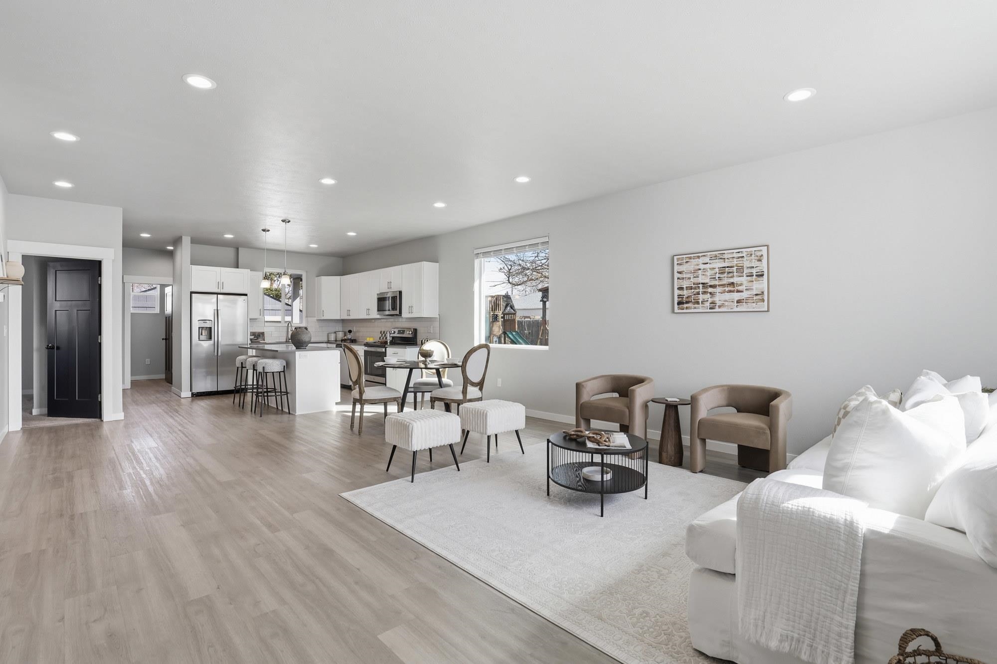 1227 E Walton Ave - Photo 4