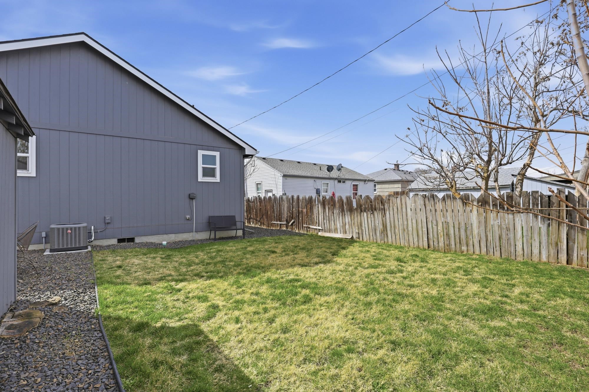 1227 E Walton Ave - Photo 32