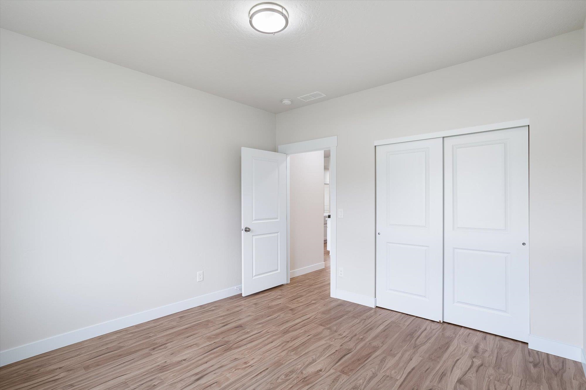 3405 E Yearling Rd - Photo 18
