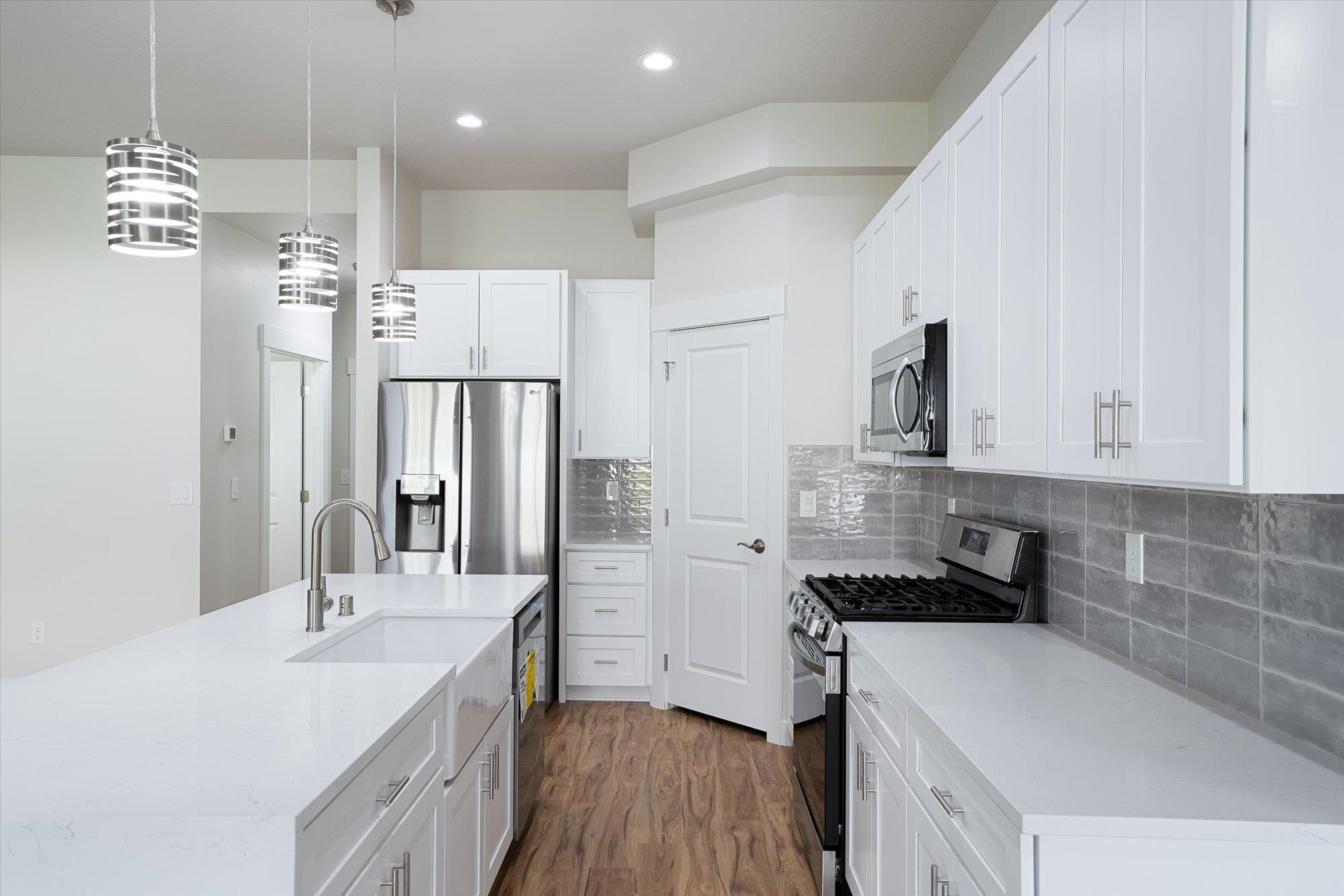 3405 E Yearling Rd - Photo 6