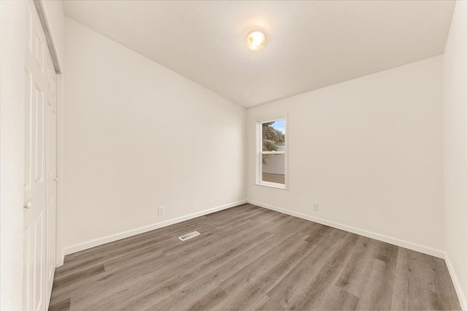 3925 E Farwell Rd - Photo 11