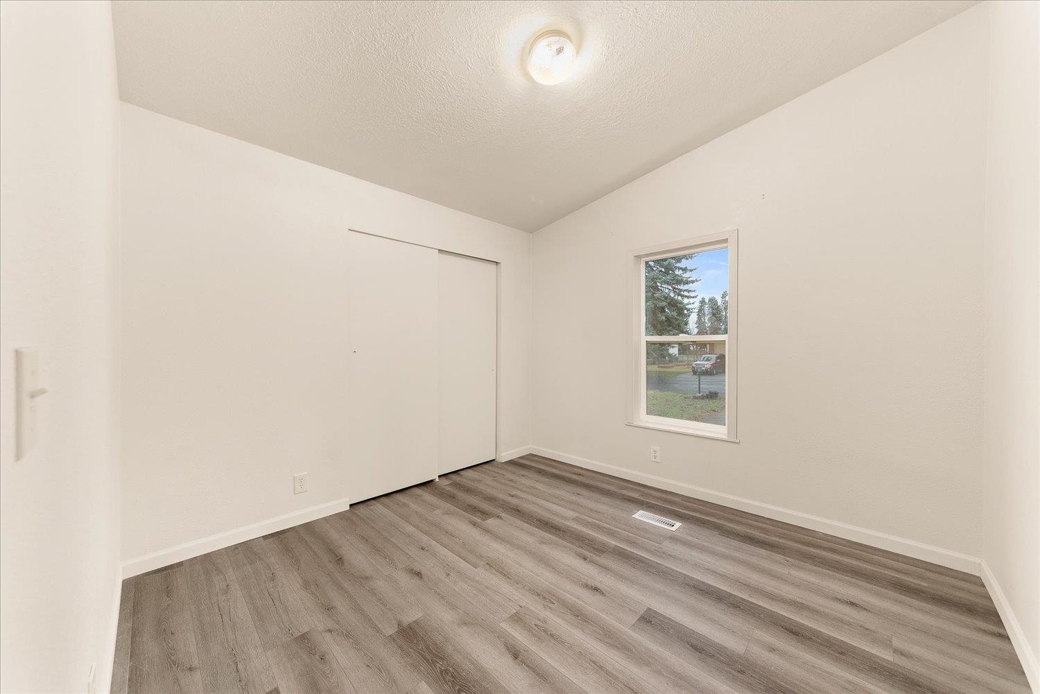 3925 E Farwell Rd - Photo 13