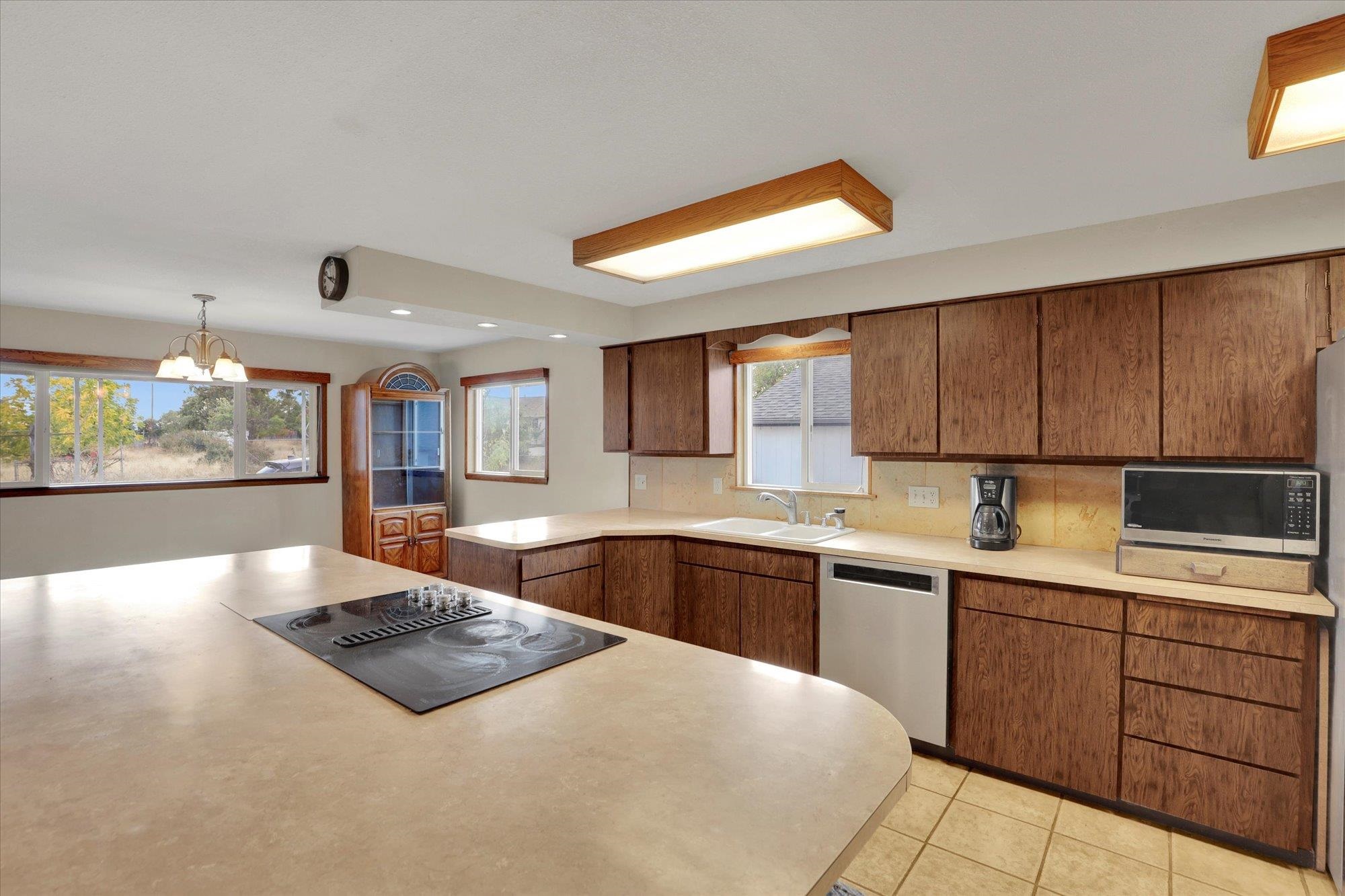403 N JEFFERSON St - Photo 4