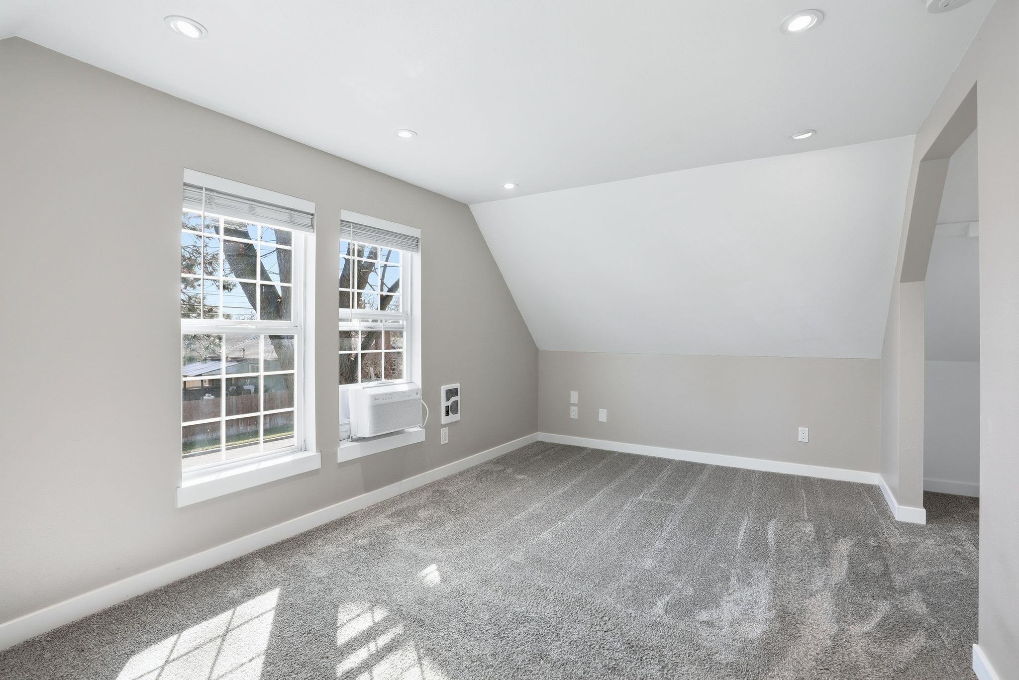 348 W Rockwell Ave - Photo 11