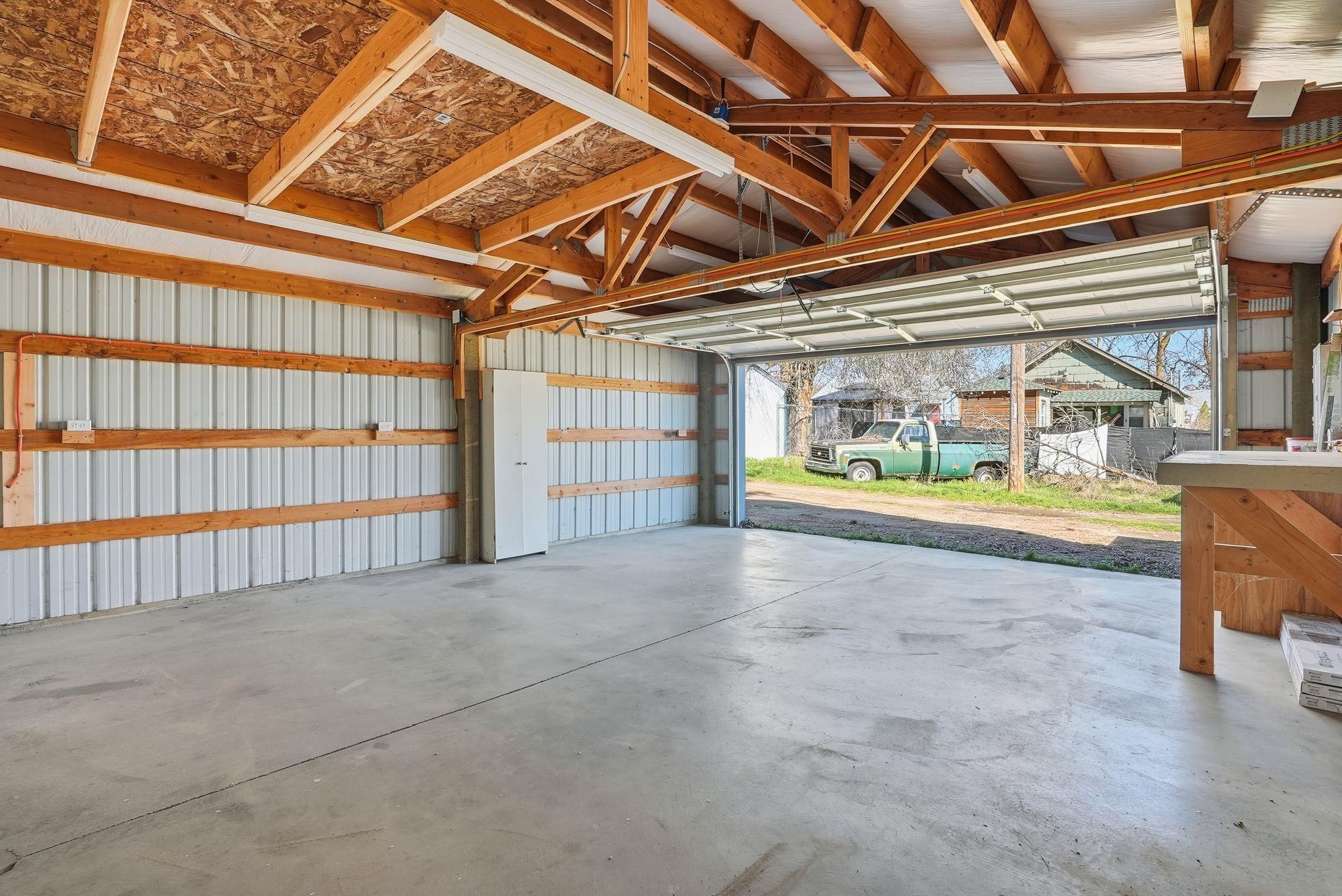 348 W Rockwell Ave - Photo 16