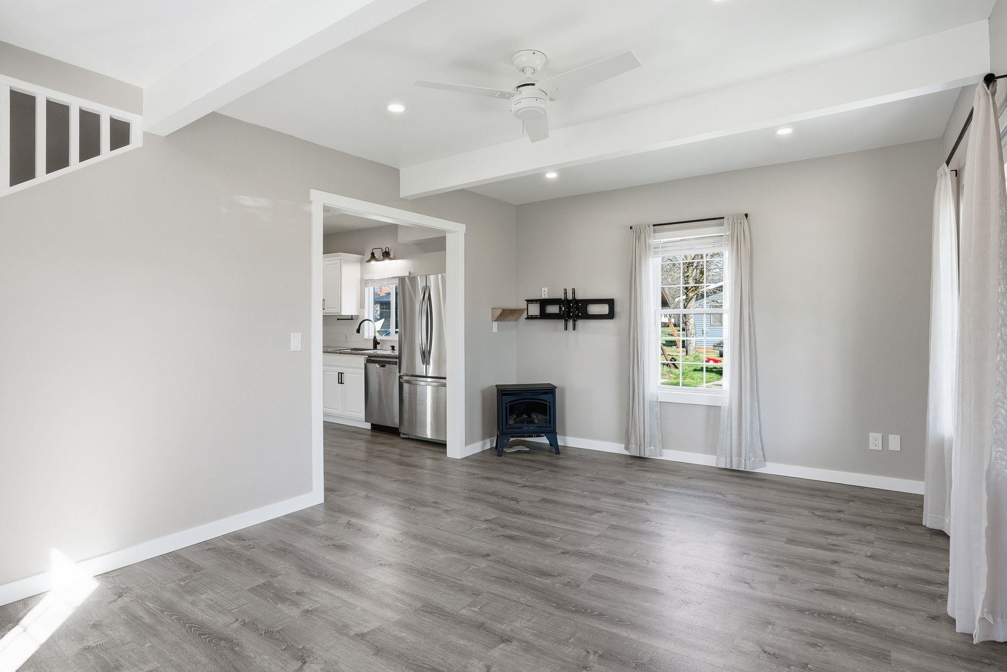 348 W Rockwell Ave - Photo 3