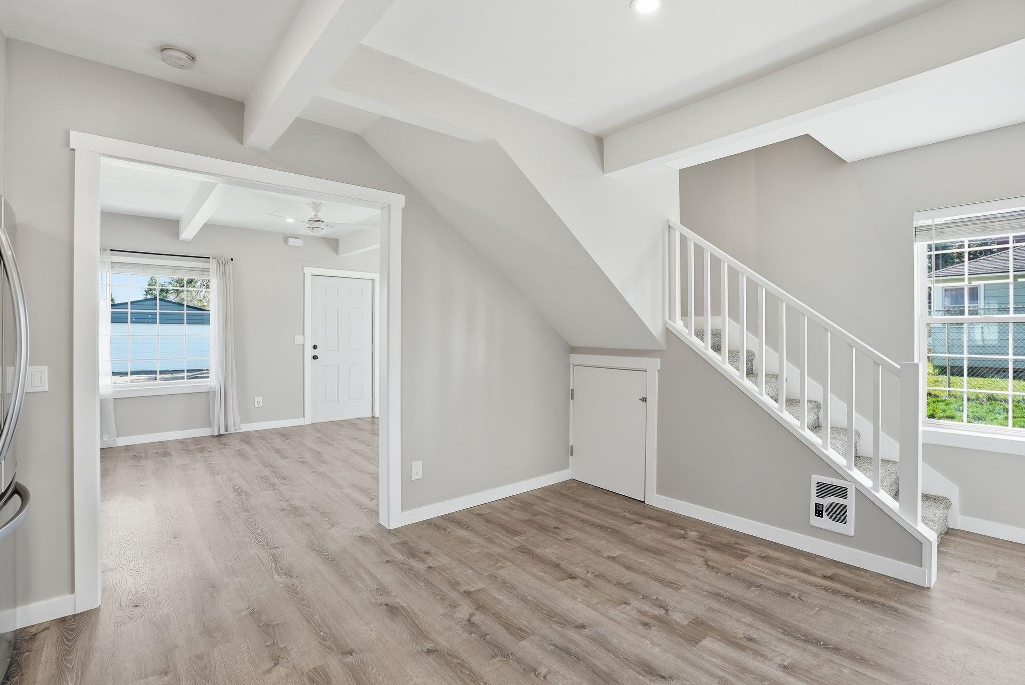 348 W Rockwell Ave - Photo 8